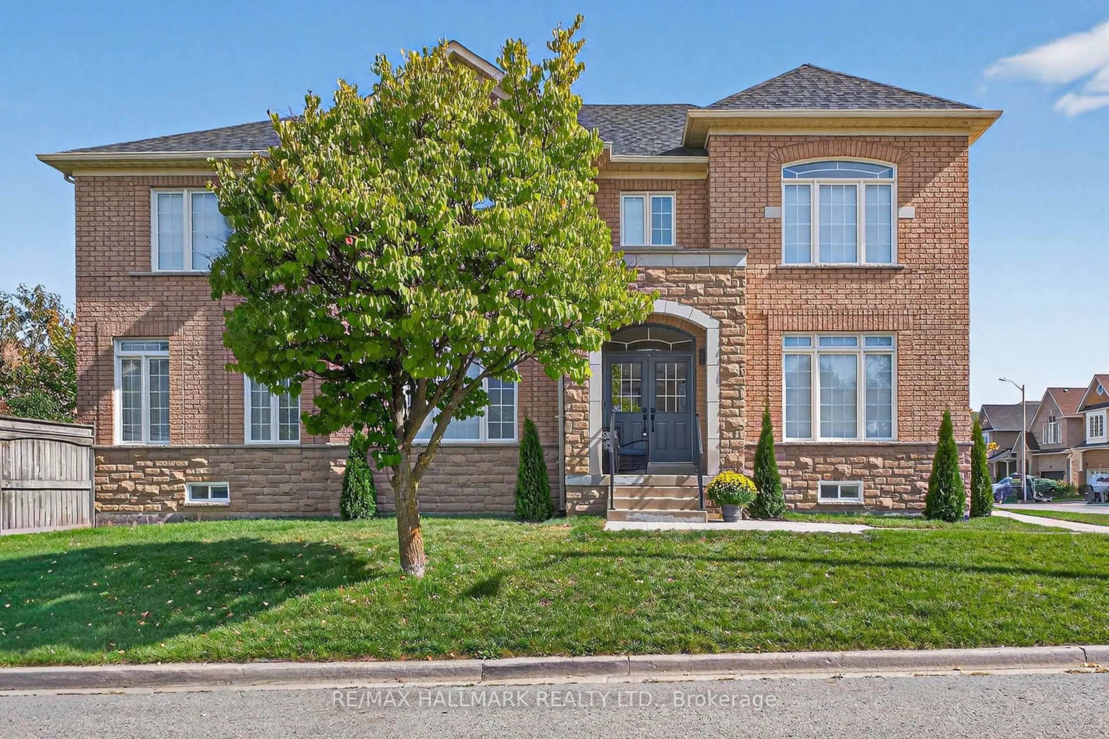 Home with brick exterior material, street for 50 Bentwood Cres, Vaughan Ontario L4J 8R3