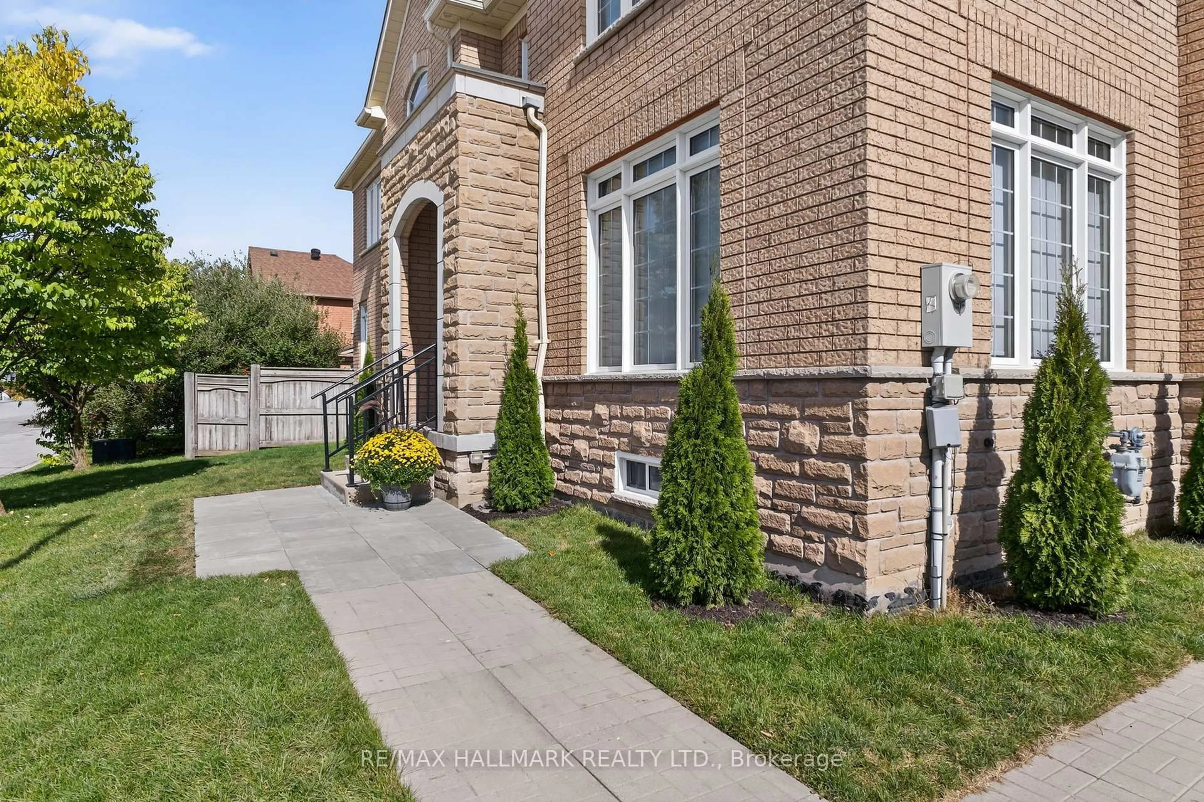 Home with brick exterior material, street for 50 Bentwood Cres, Vaughan Ontario L4J 8R3