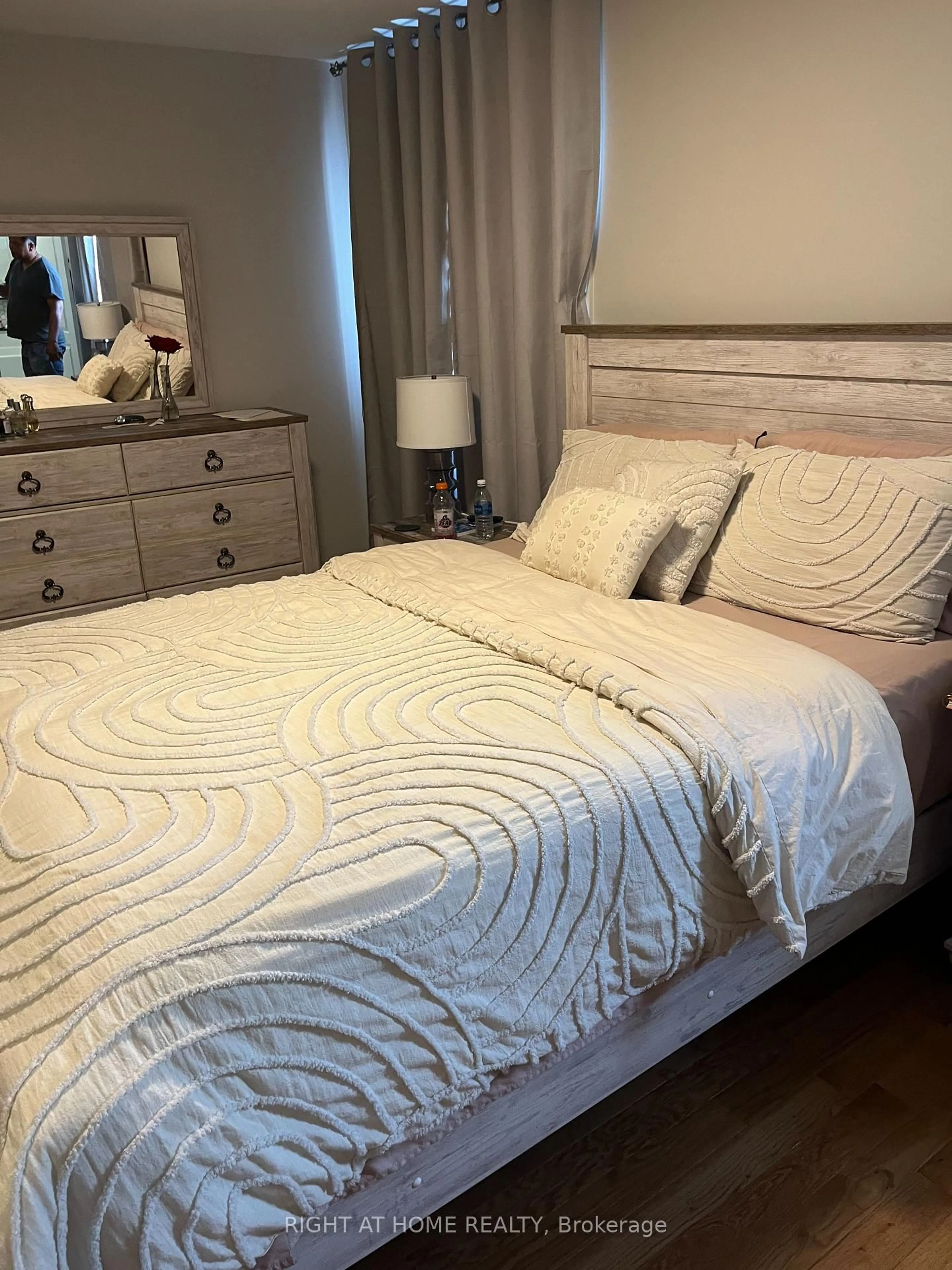 Bedroom with bed, unknown for 26 Bluewater Tr, Vaughan Ontario L6A 3G5