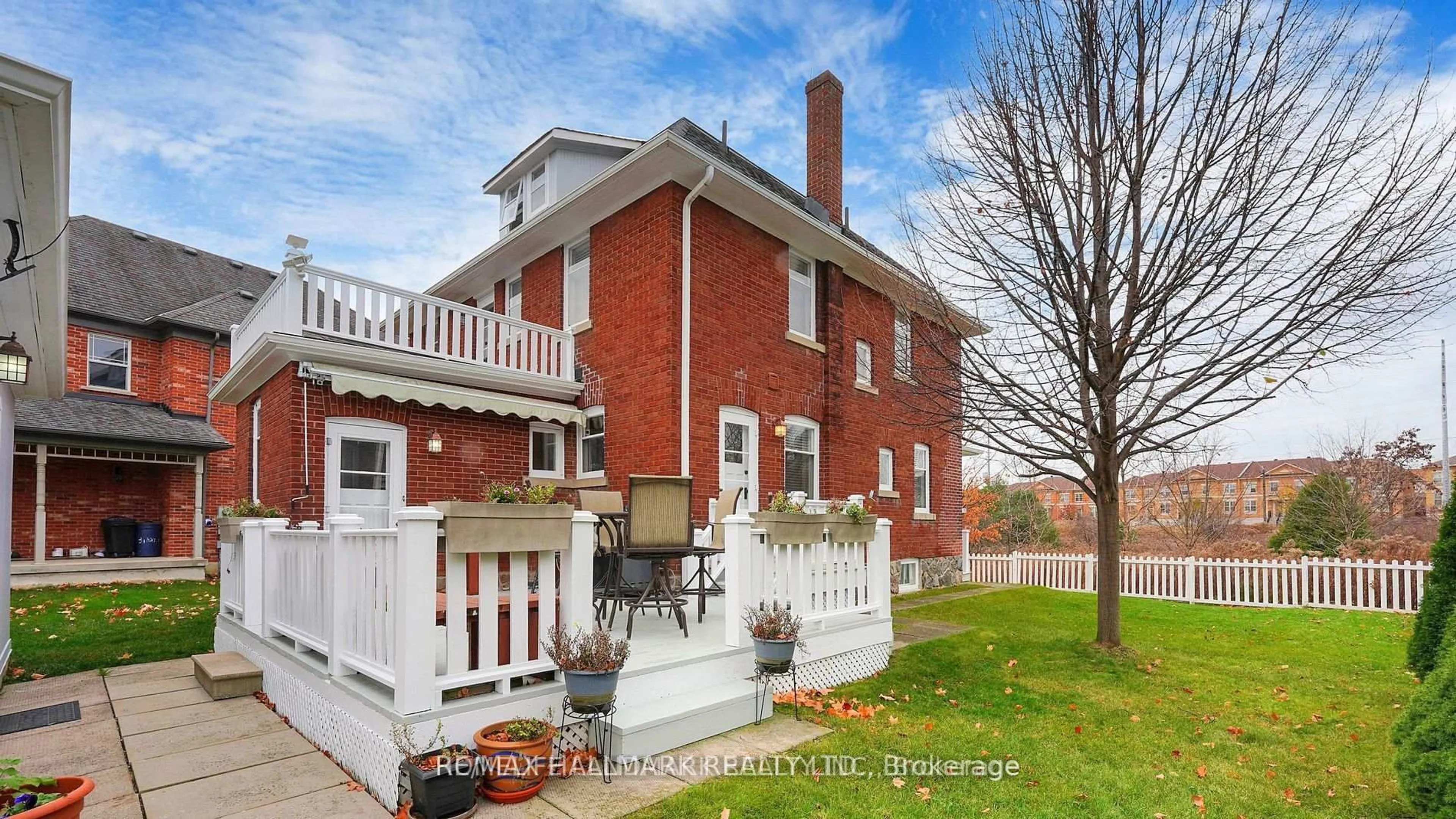Home with brick exterior material, street for 33 Artisan Tr, Markham Ontario L6C 3C6