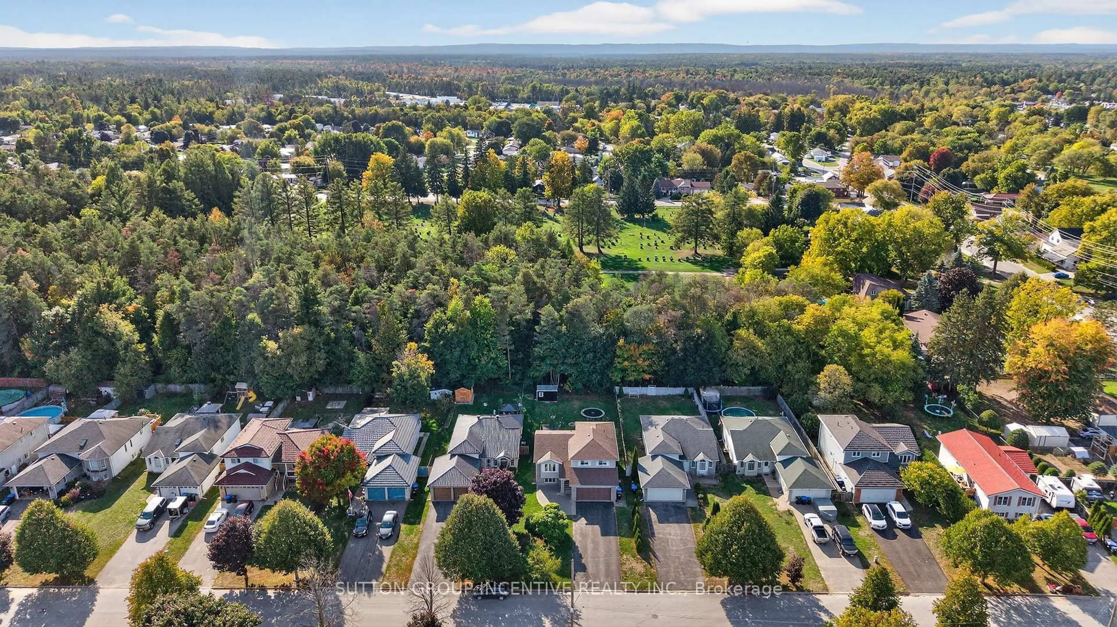 A pic from outside/outdoor area/front of a property/back of a property/a pic from drone, unknown for 59 Osborn St, Essa Ontario L0M 1B0