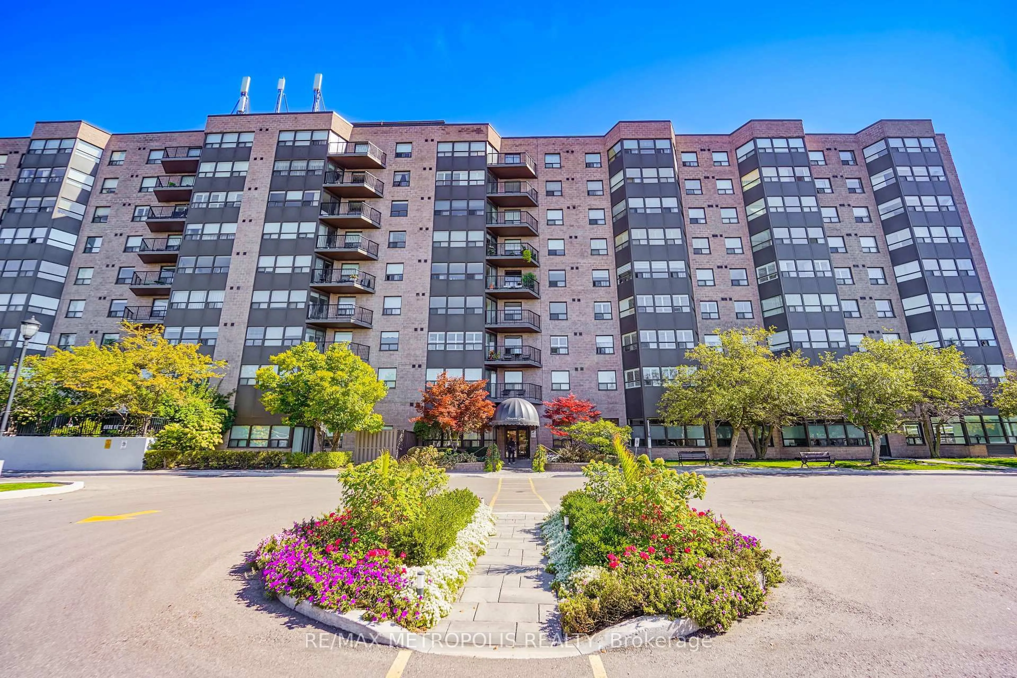 Patio, building for 2 Raymerville Dr #502, Markham Ontario L3P 7N7