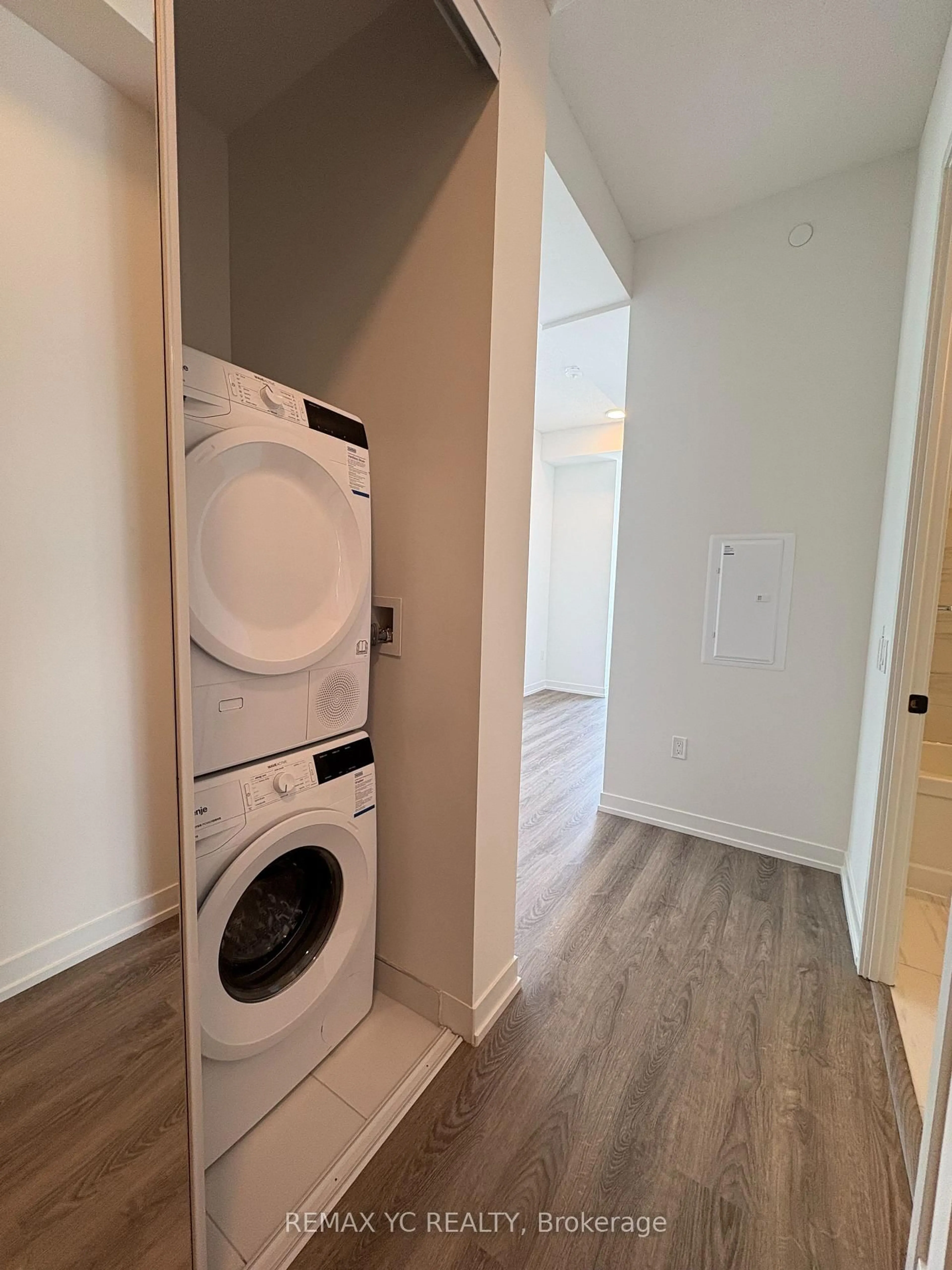 Laundry room for 195 Commerce St #4315, Vaughan Ontario L4K 0P9