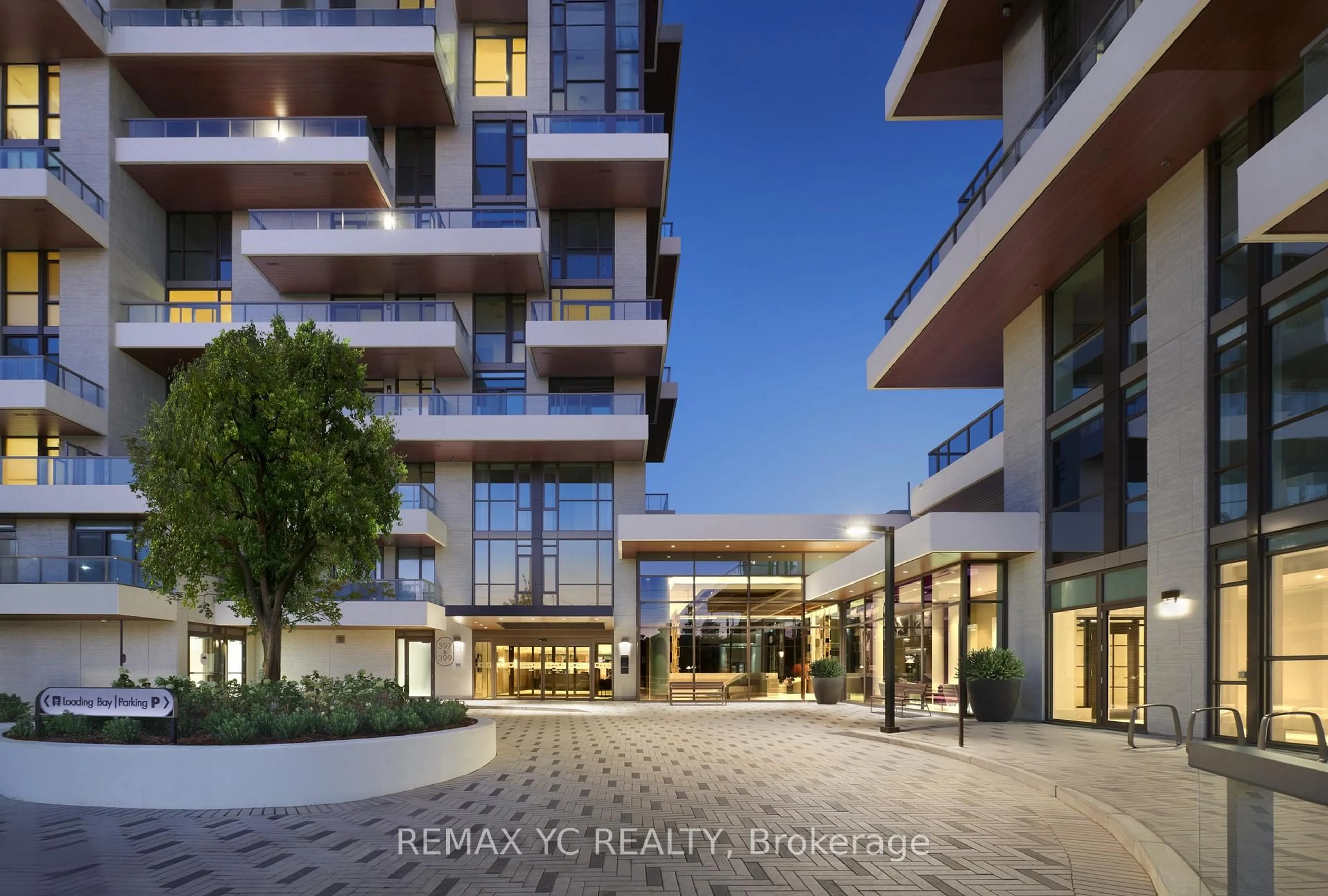 Indoor foyer for 397 Royal Orchard Blvd #204, Markham Ontario L3T 0H3