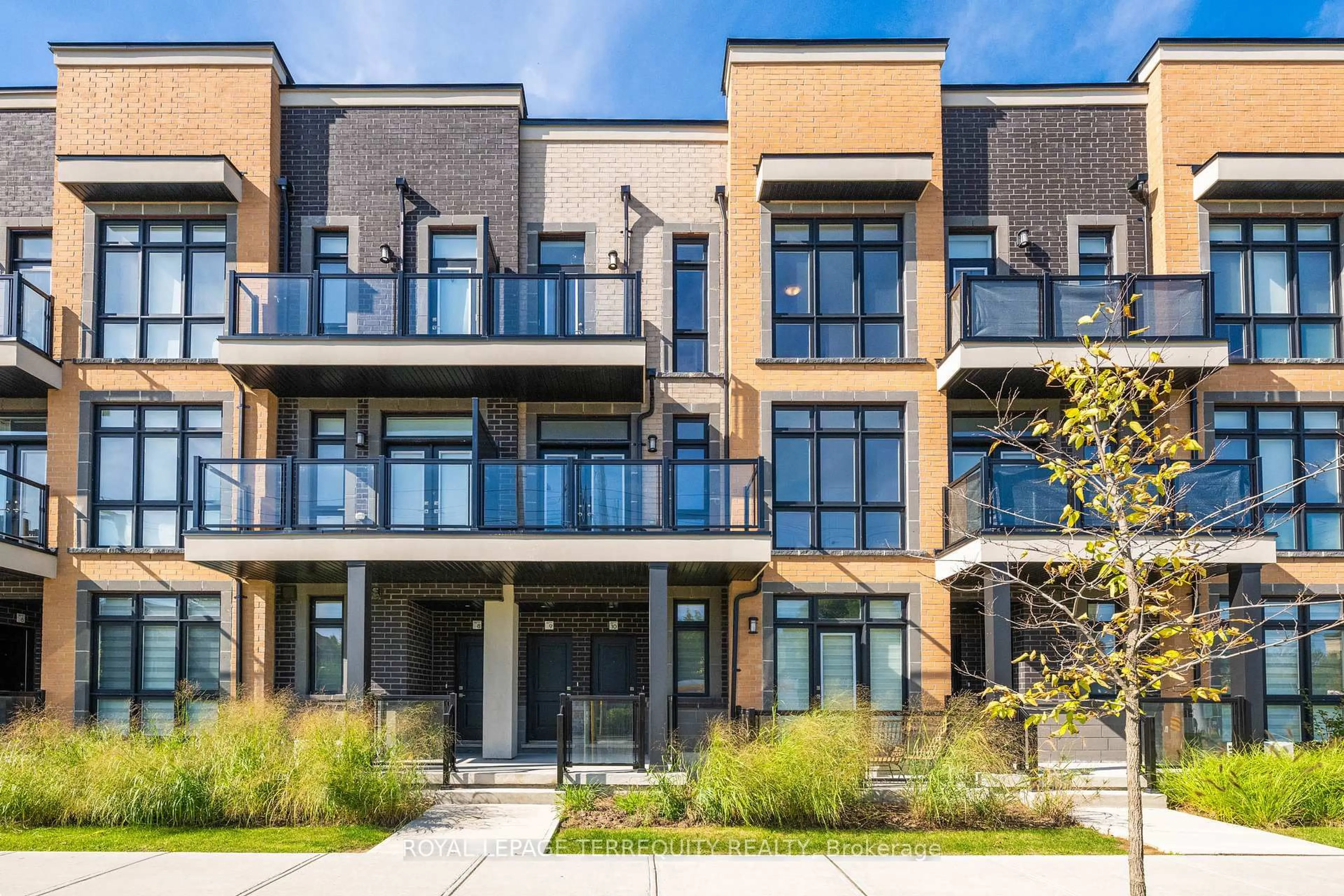 Home with brick exterior material, street for 12860 Yonge St #9, Richmond Hill Ontario L4E 1J4