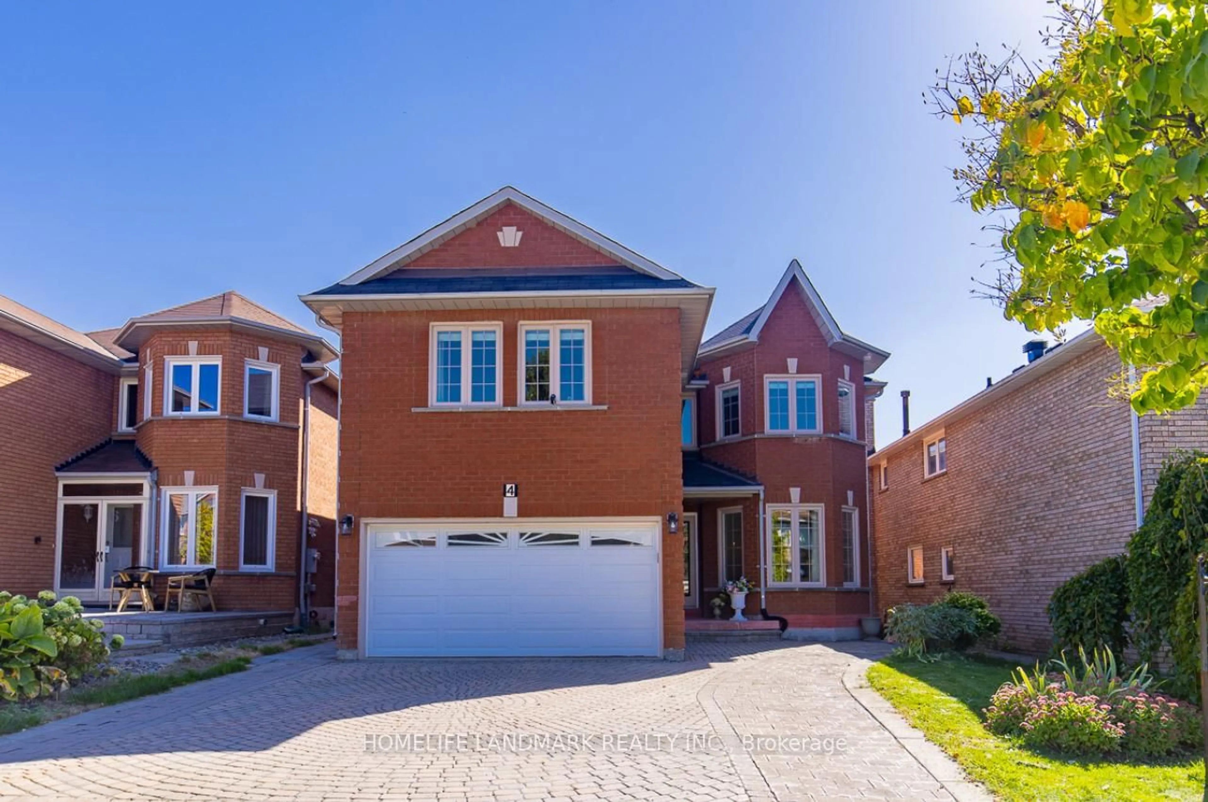 Home with brick exterior material, street for 4 Pine Bough Manr, Richmond Hill Ontario L4S 1A4