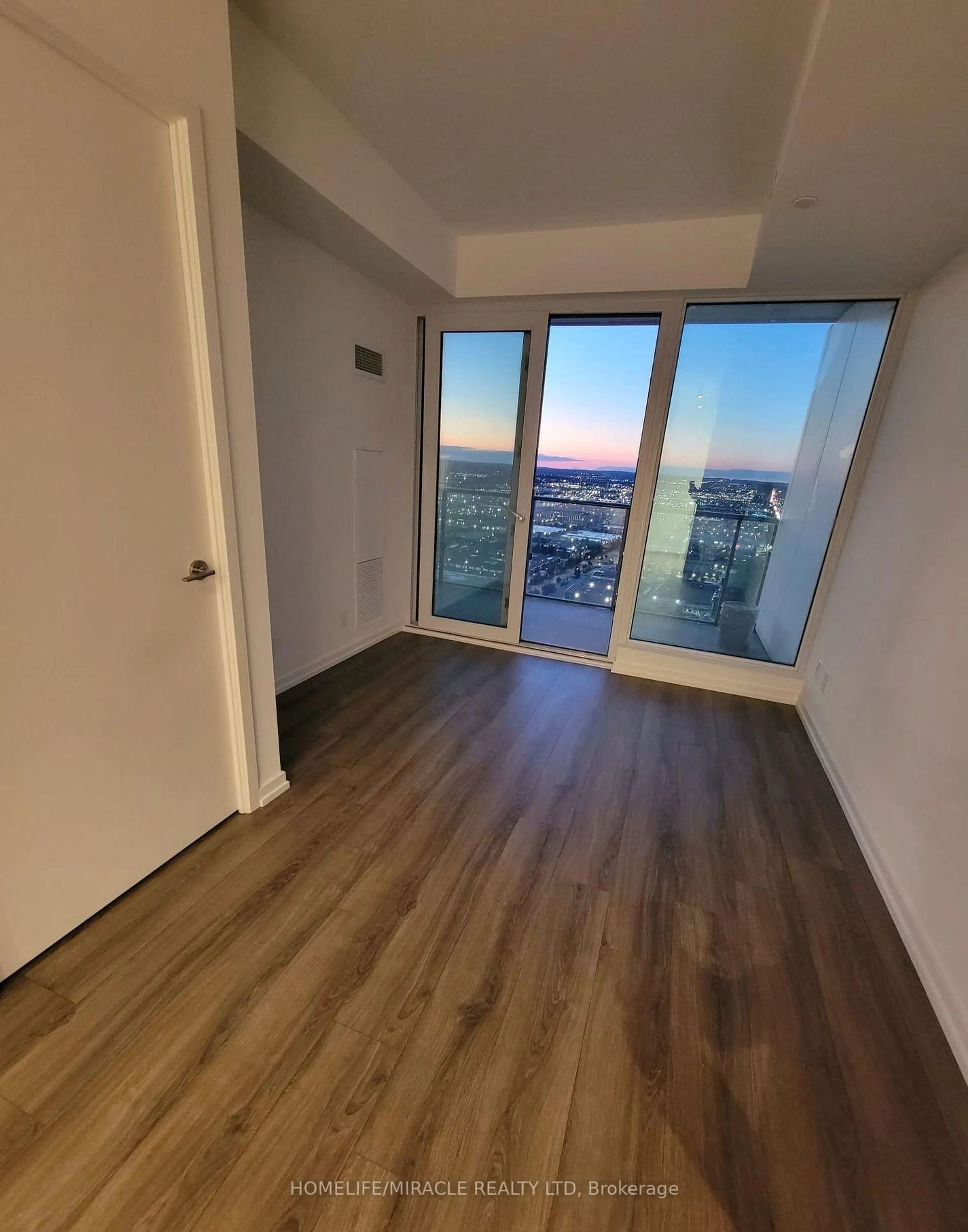 A pic of a room for 7890 Jane St #3907, Vaughan Ontario L4K 0K9