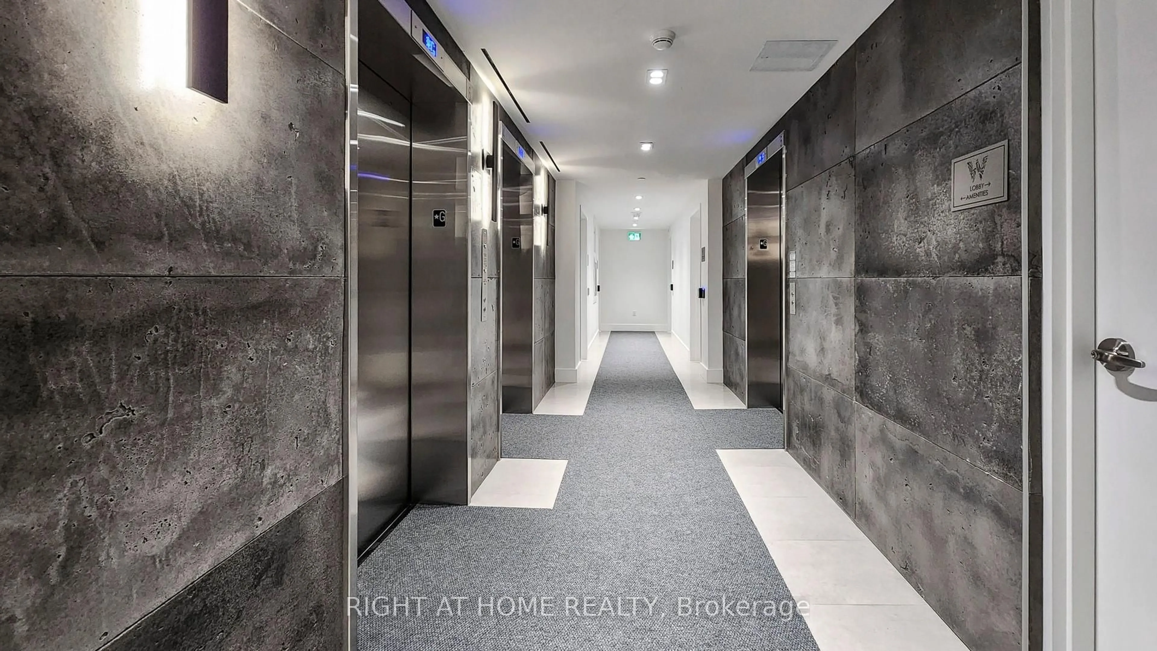 Indoor foyer for 3 Rosewater St #1508, Richmond Hill Ontario L4C 5T6