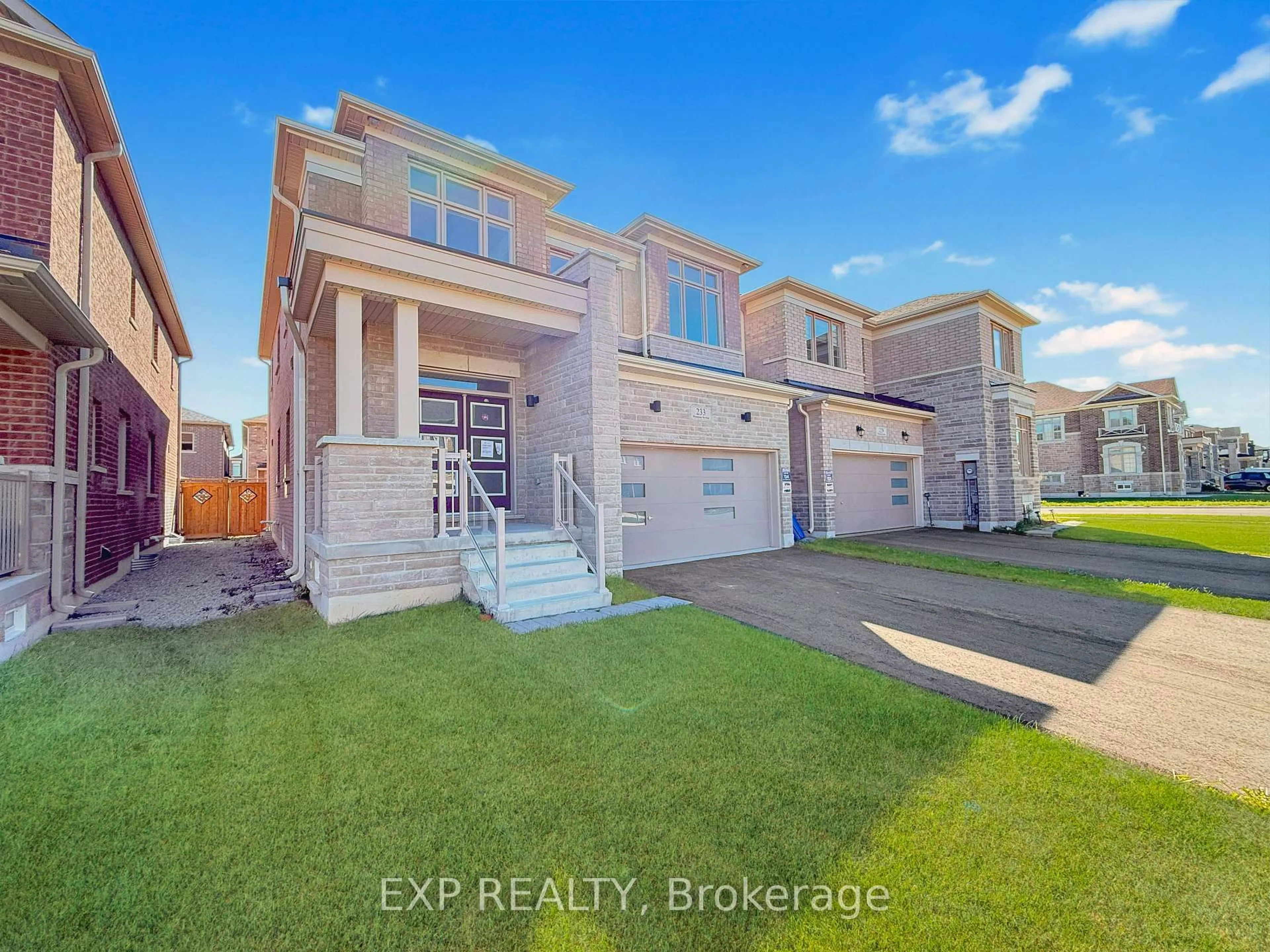 A pic from outside/outdoor area/front of a property/back of a property/a pic from drone, unknown for 233 Wesmina Ave, Whitchurch-Stouffville Ontario L4A 0R8