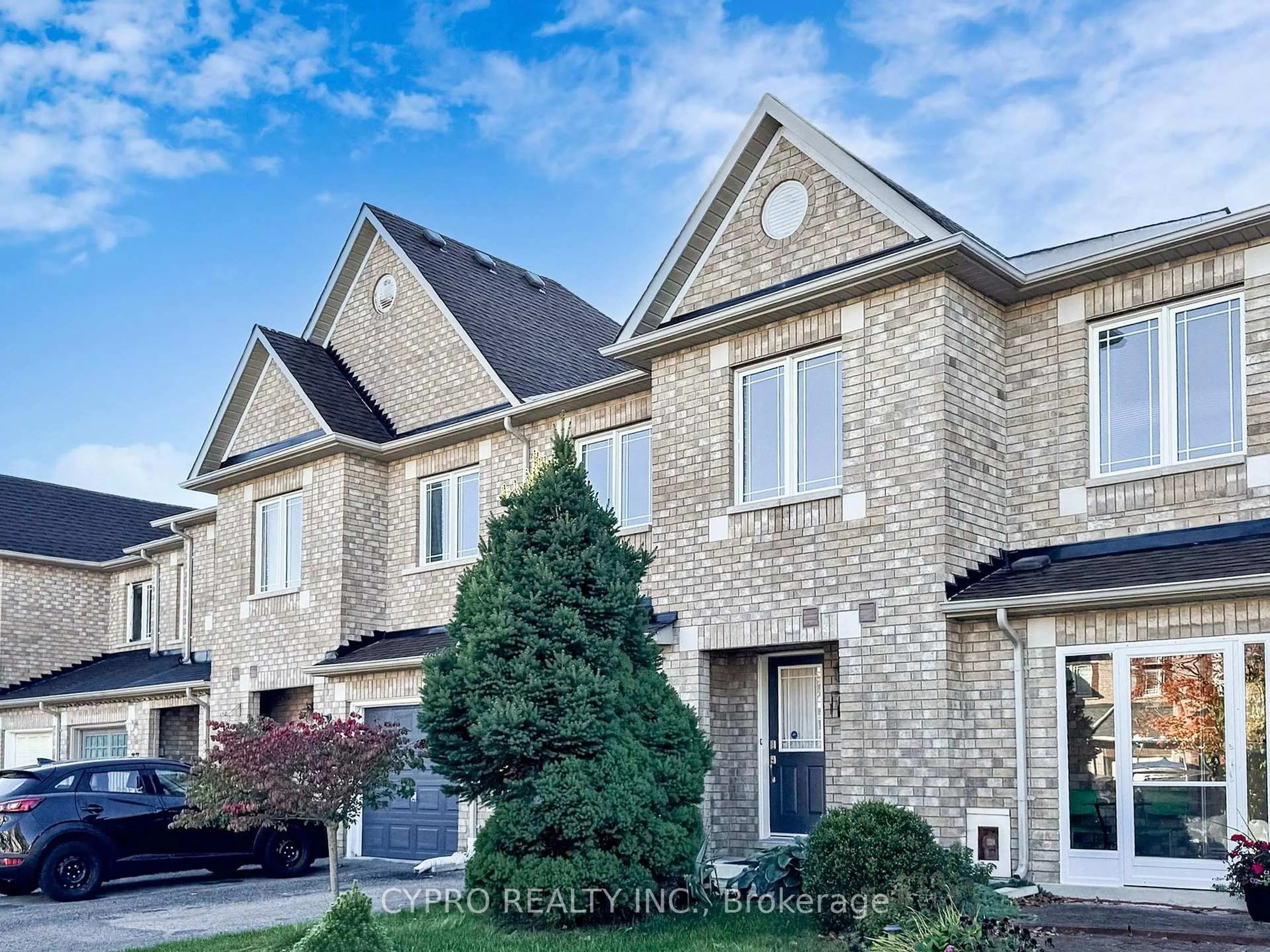 Home with brick exterior material, street for 33 Bilbrough St, Aurora Ontario L4G 7W3