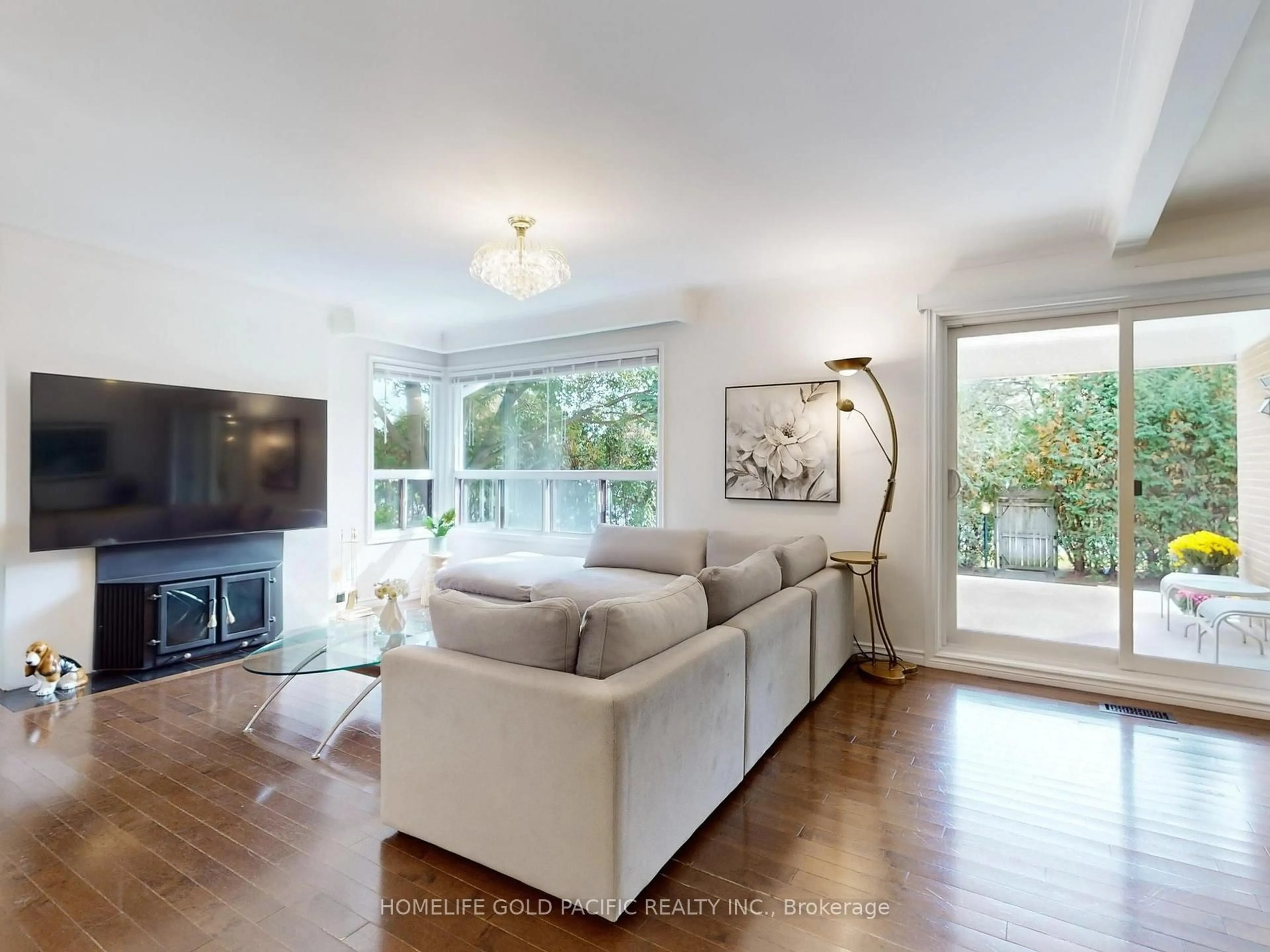 Living room with furniture, wood/laminate floor for 349 Paliser Cres, Richmond Hill Ontario L4C 1R9