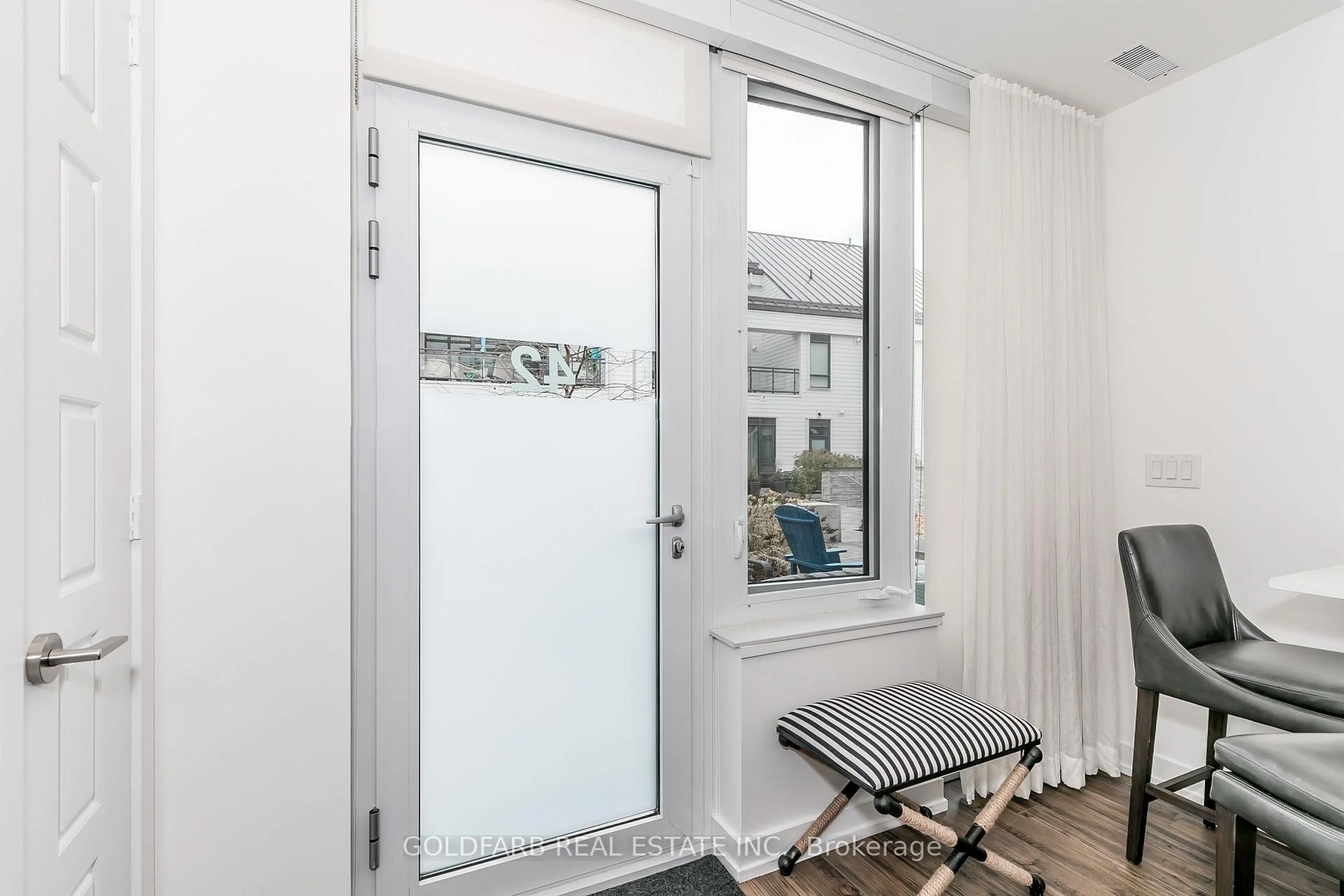 Indoor entryway for 261 Broward Way #42, Innisfil Ontario L9S 0J5