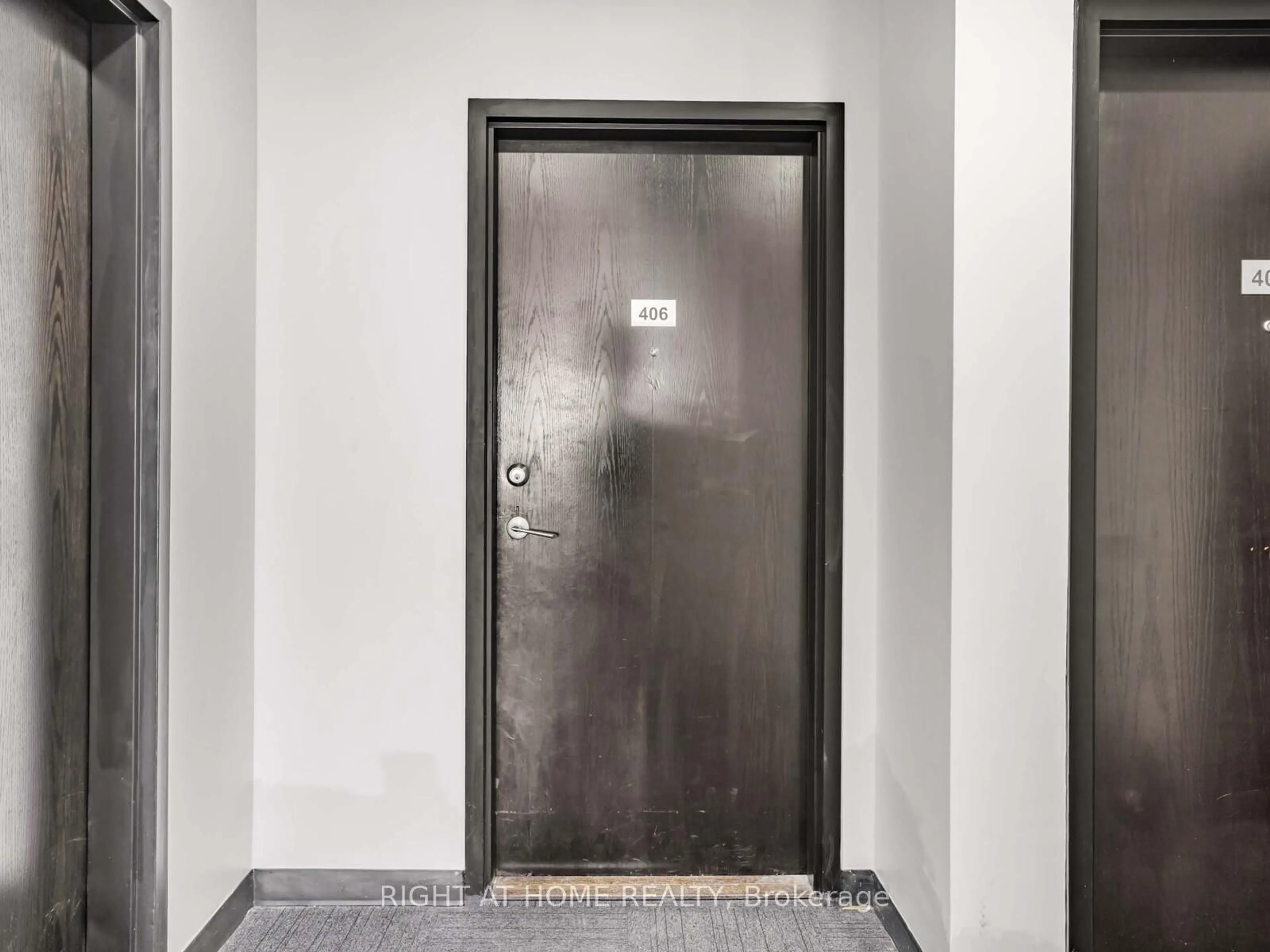 Unknown for 10376 Yonge St #406, Richmond Hill Ontario L4C 3B8