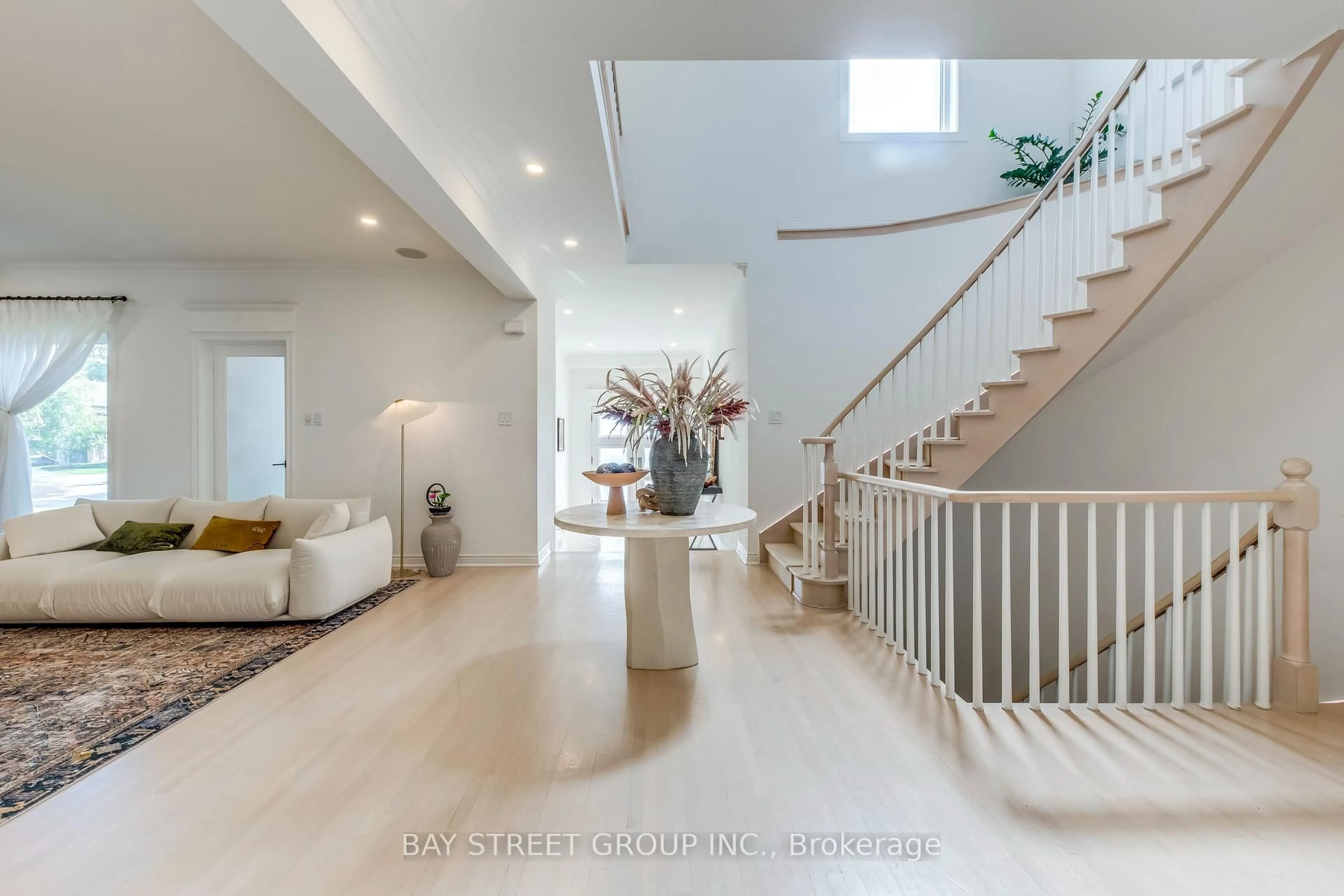Indoor foyer for 128 beverley glen Blvd, Vaughan Ontario L4J 7V2