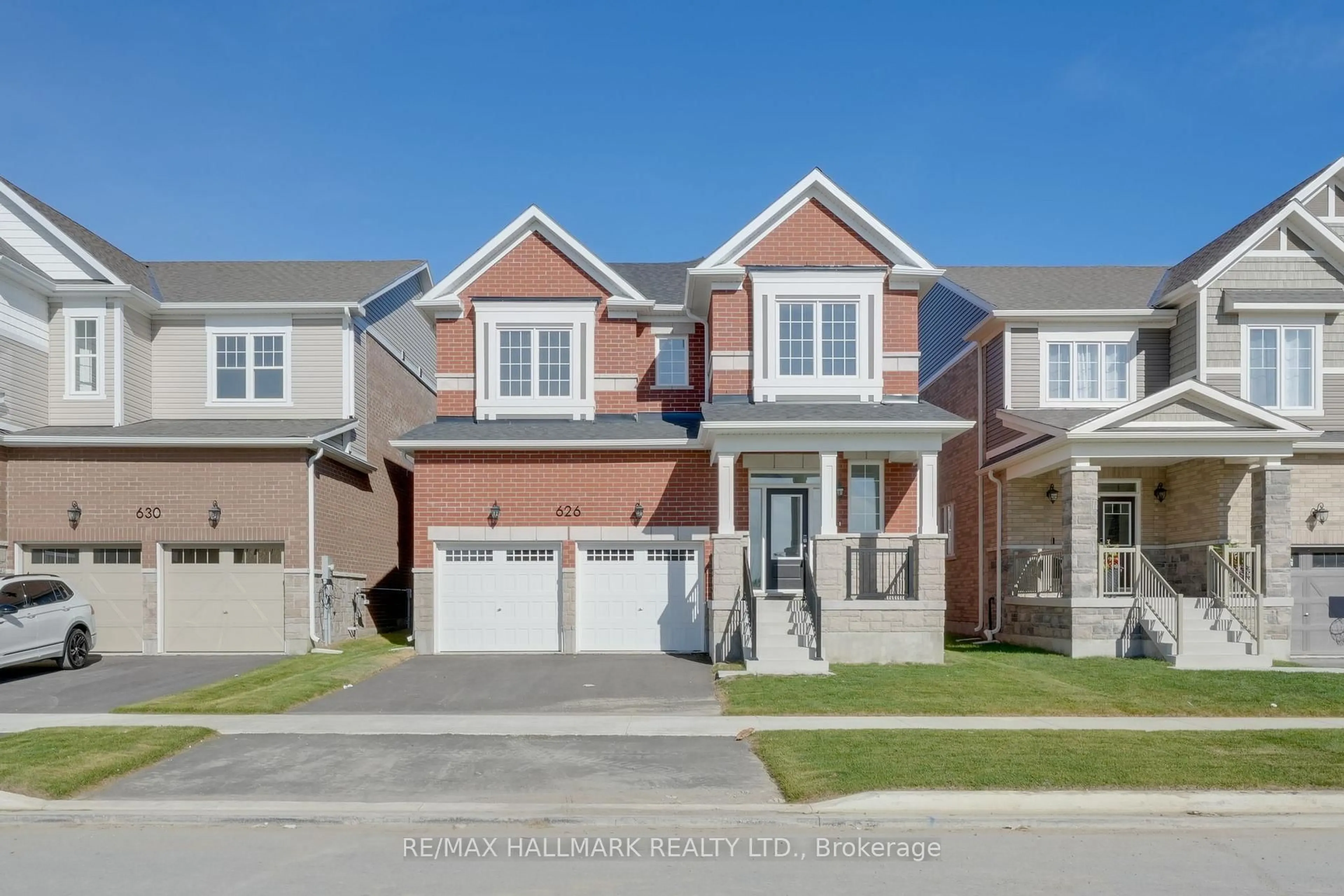 Home with brick exterior material, street for 626 Newlove St, Innisfil Ontario L9S 0R9