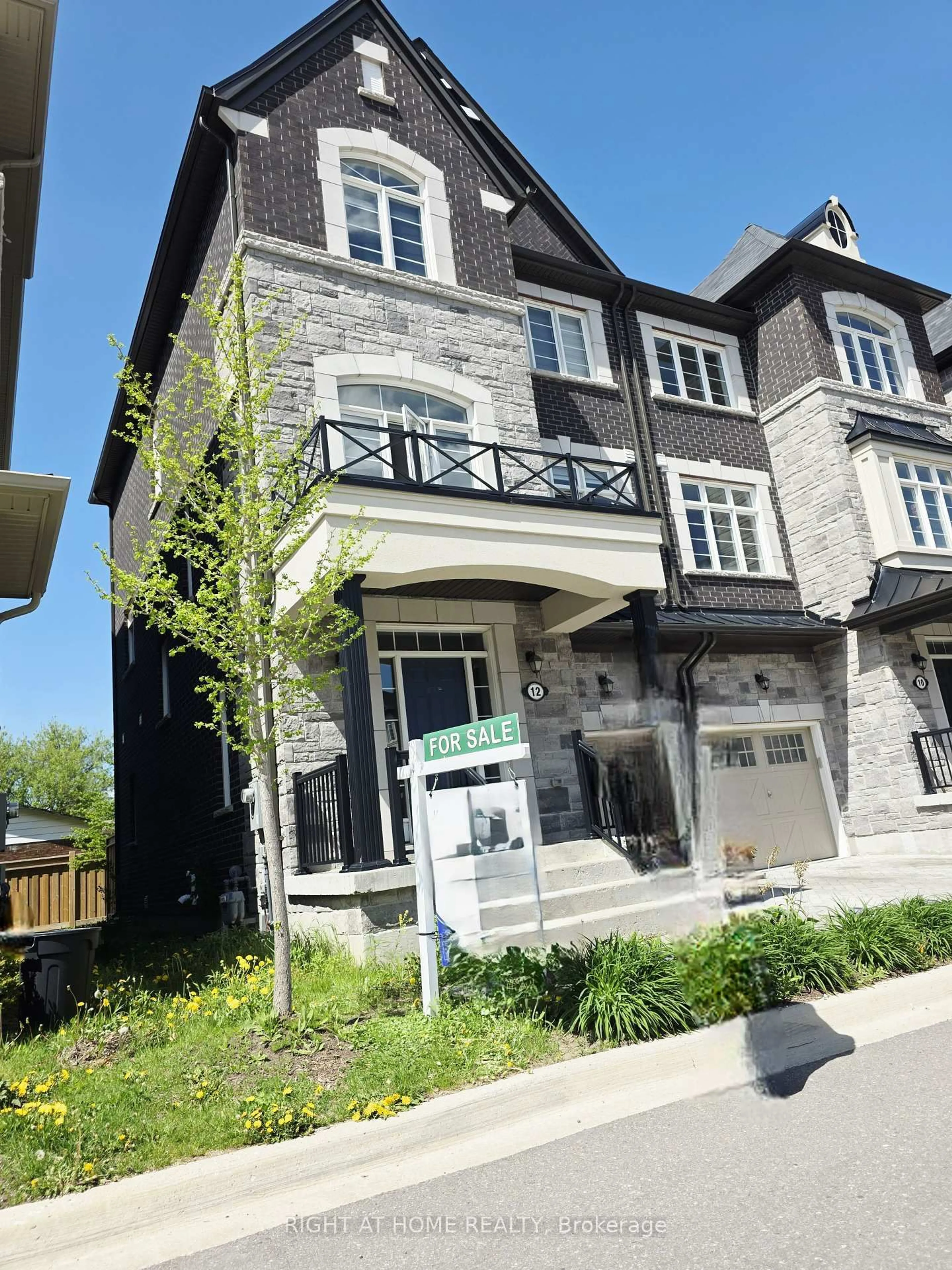 Unknown for 12 Globemaster Lane, Richmond Hill Ontario L4E 1H3