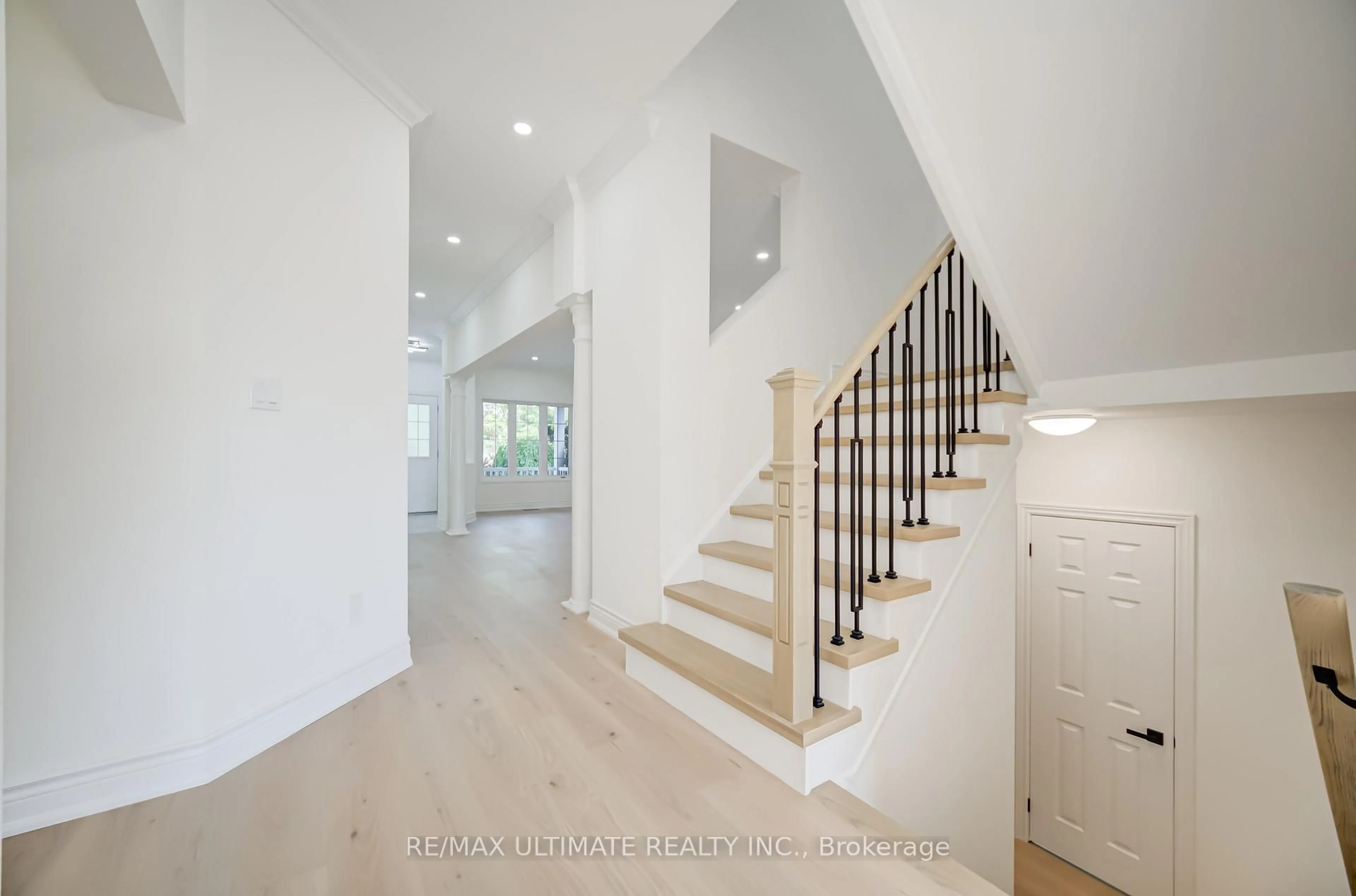 Stairs for 11 Drum St, Whitchurch-Stouffville Ontario L4A 0N3