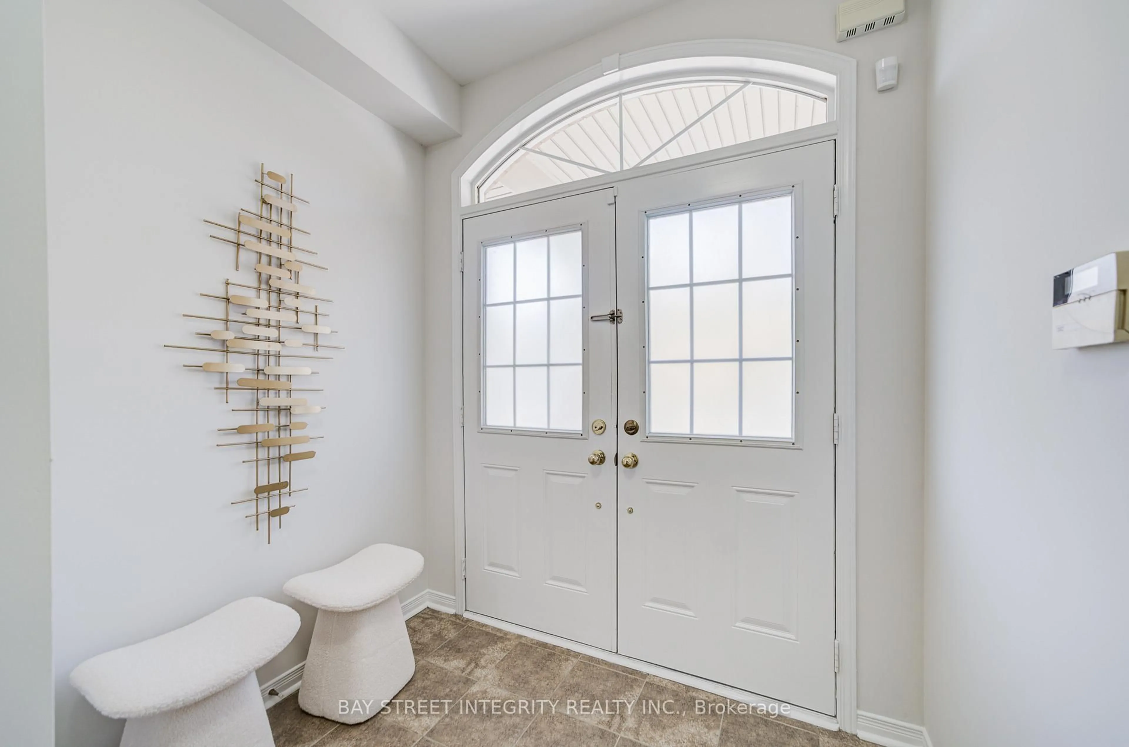 Indoor entryway for 108 Catalpa Cres, Vaughan Ontario L6A 0R5