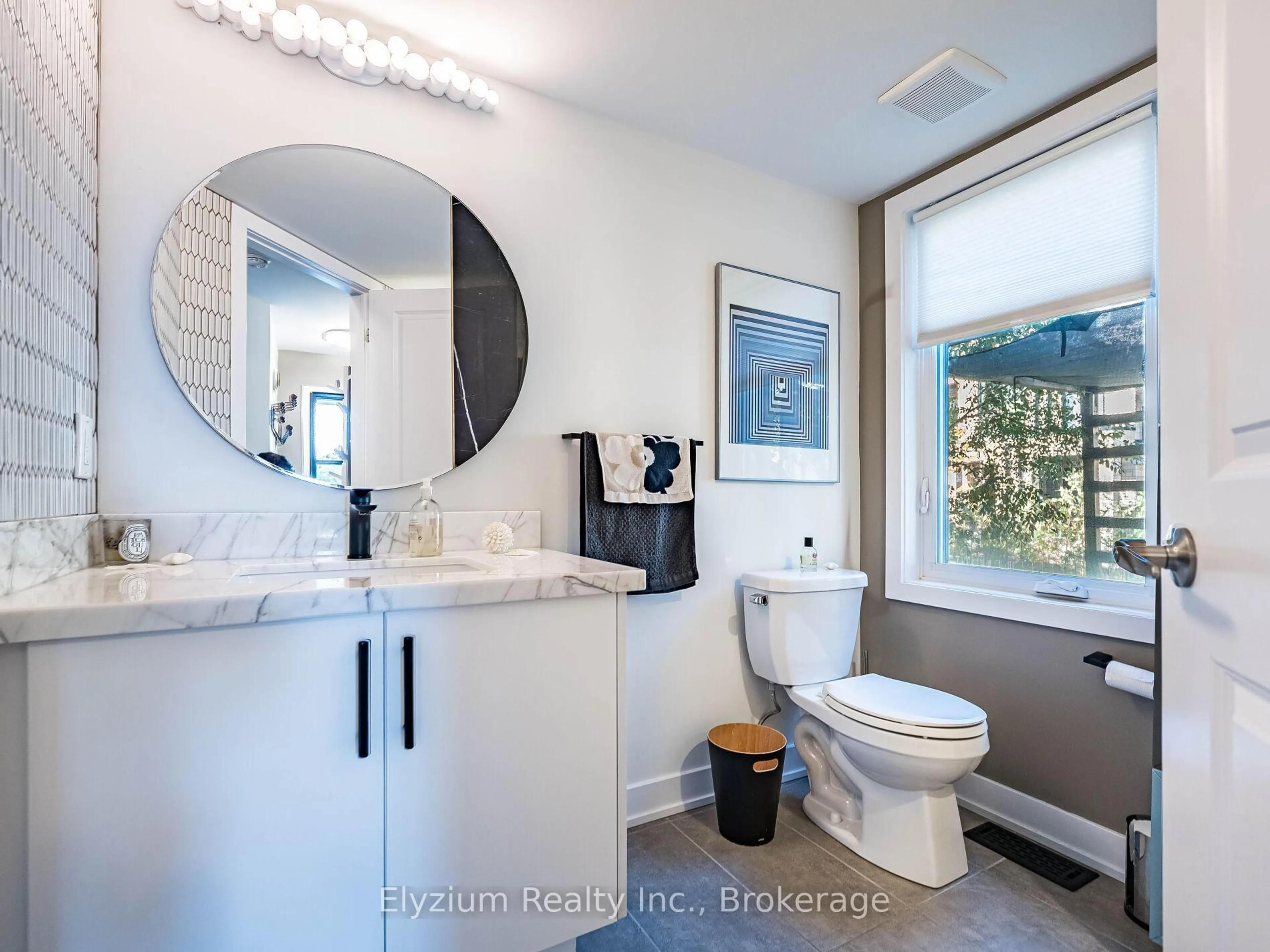 Contemporary bathroom, ceramic/tile floor for 36 Barbini Dr, Vaughan Ontario L4H 4R3