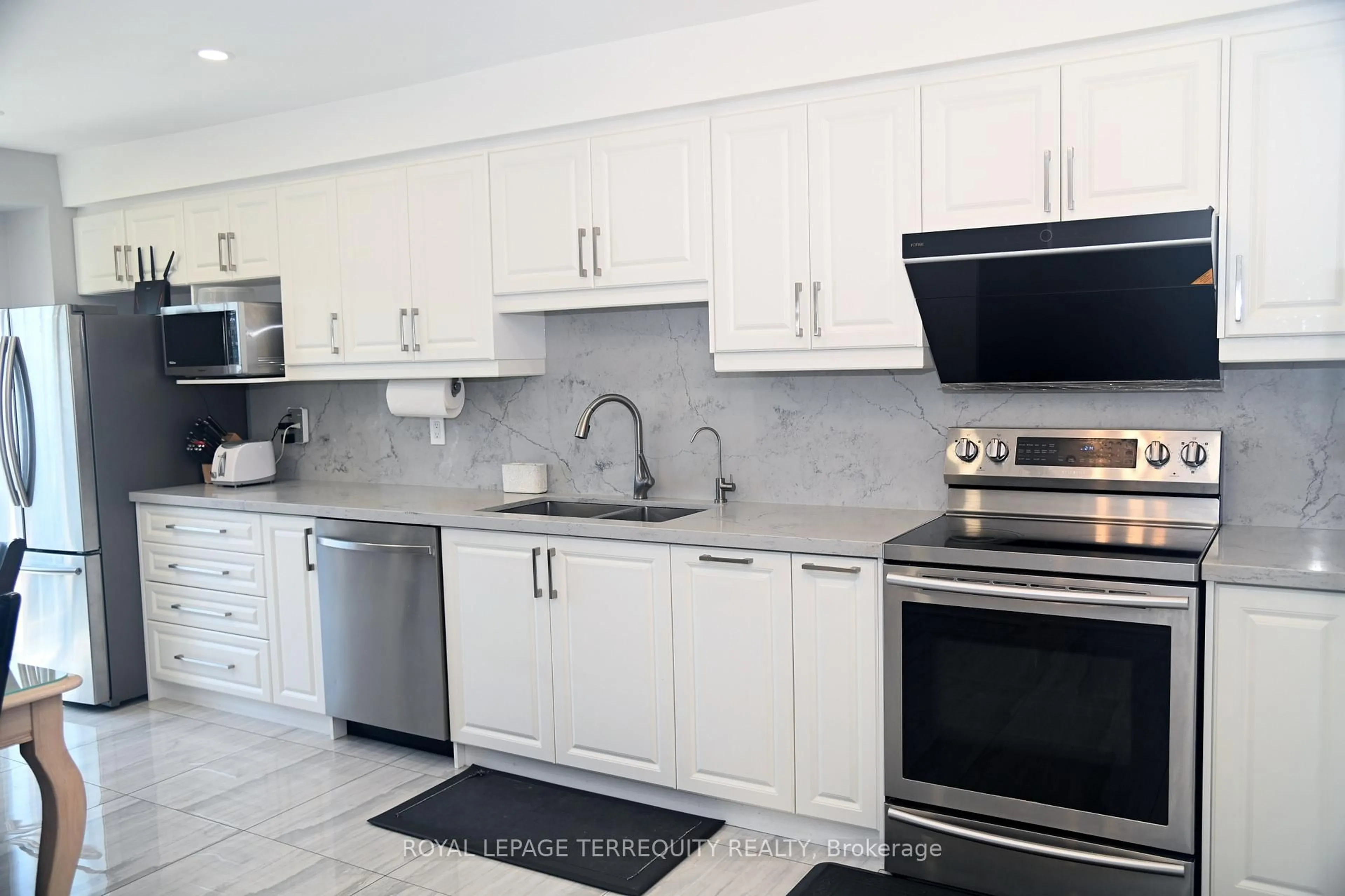 Standard kitchen, ceramic/tile floor for 2753 Bur Oak Ave, Markham Ontario L6B 1C8