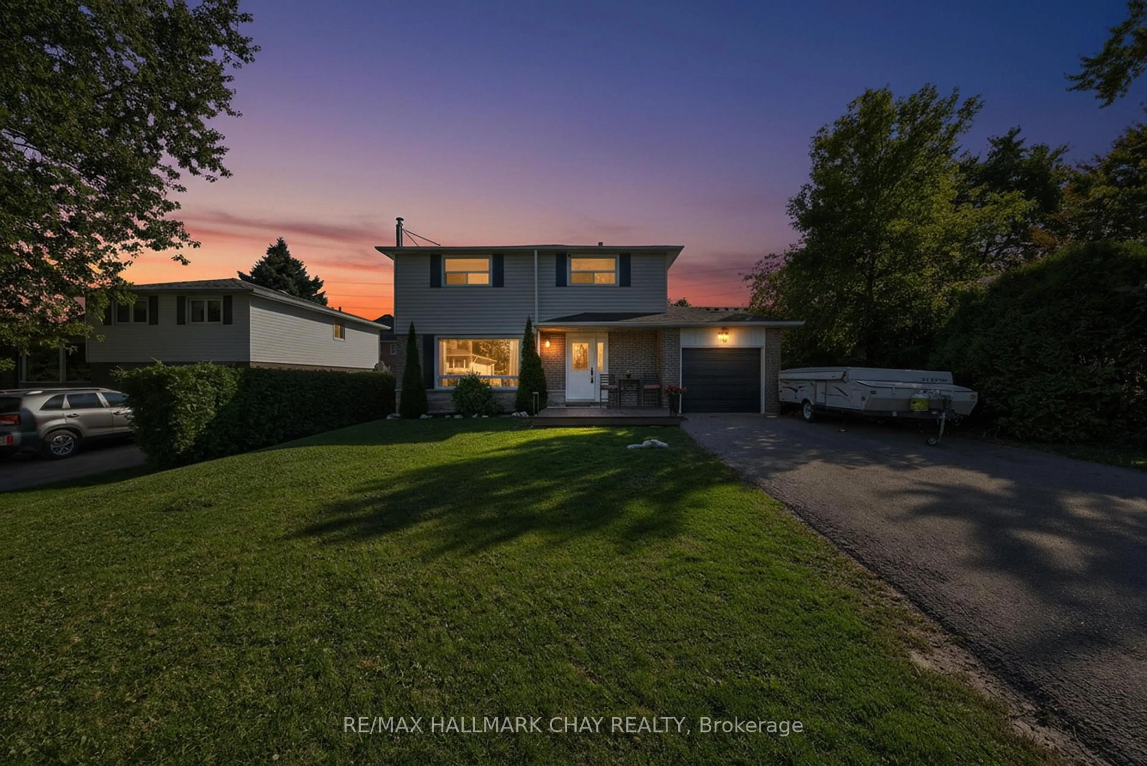 A pic from outside/outdoor area/front of a property/back of a property/a pic from drone, street for 49 Brown St, New Tecumseth Ontario L0G 1W0
