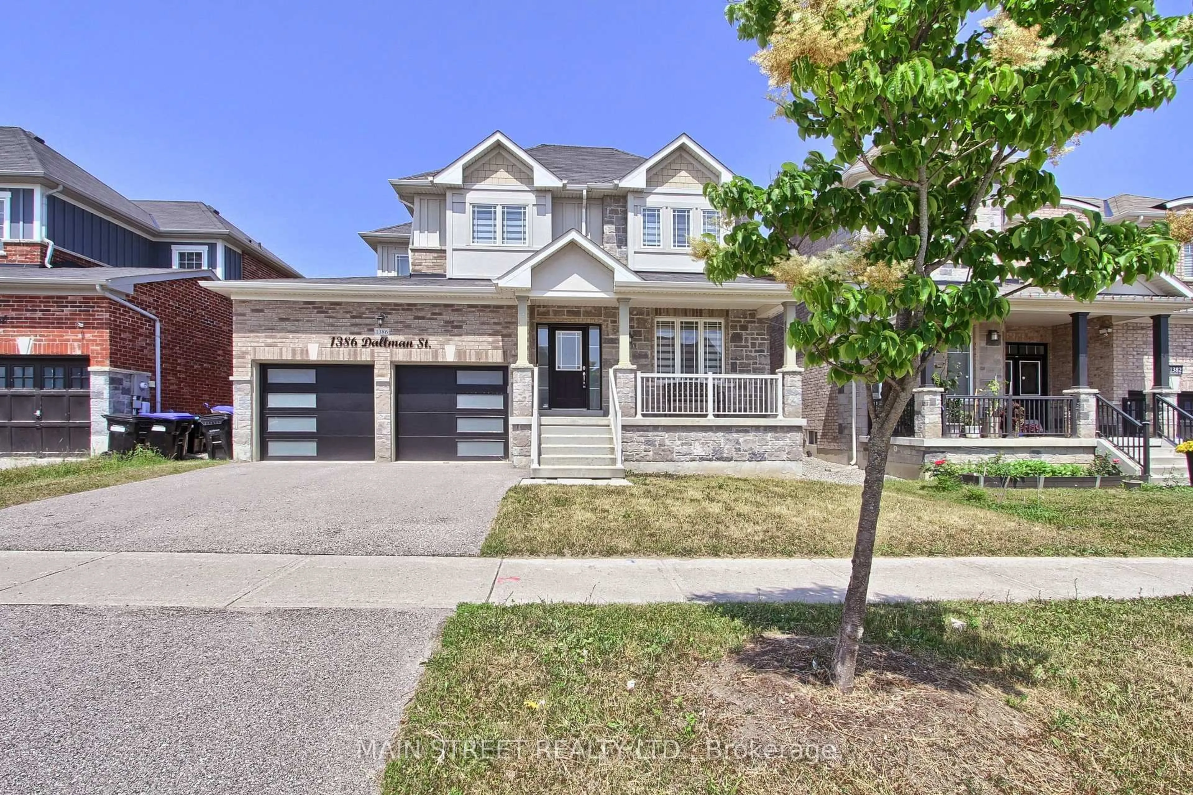 Home with brick exterior material, street for 1386 Dallman St, Innisfil Ontario L0L 1W0