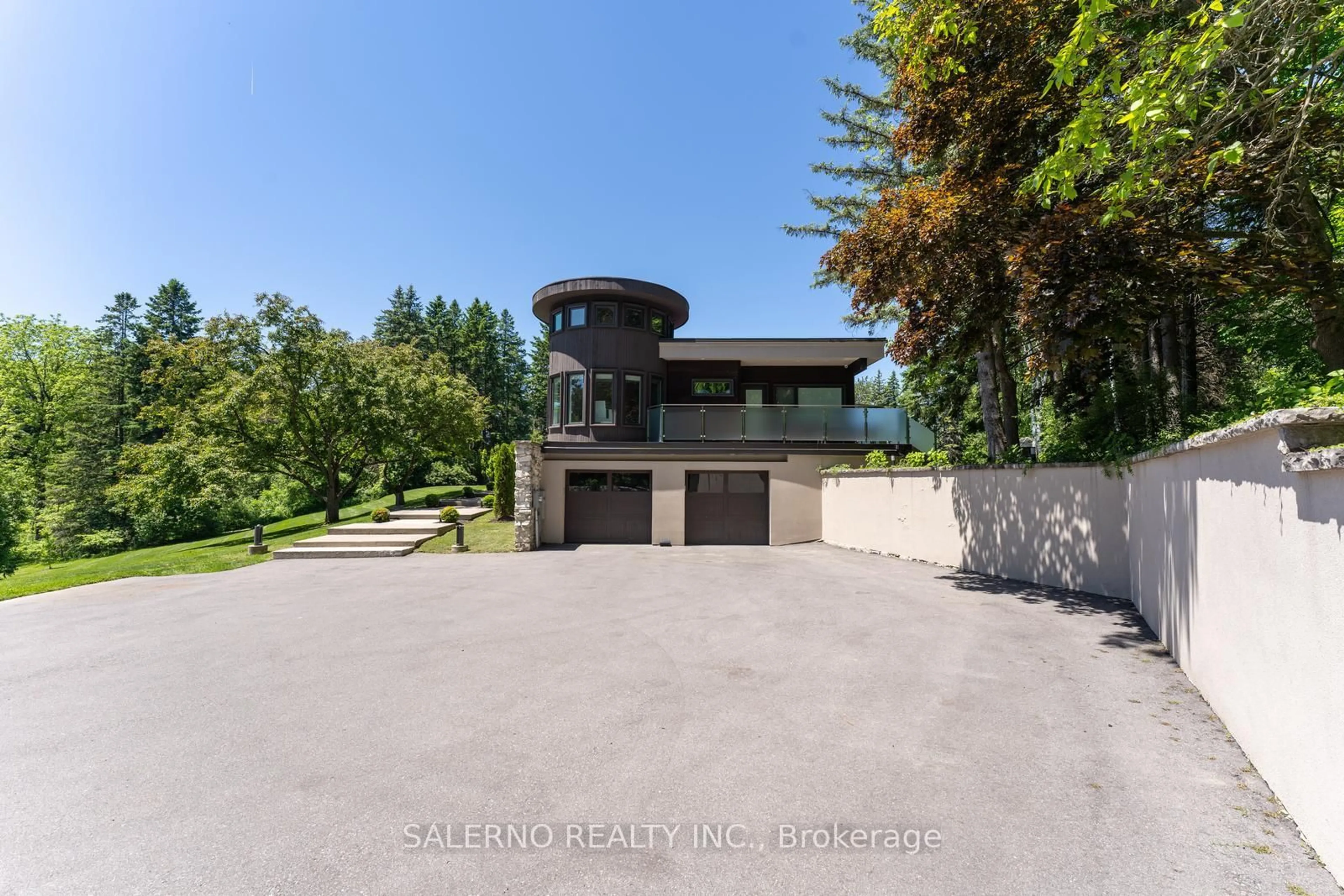 Unknown for 290 Kingscross Dr, King Ontario L7B 1K1