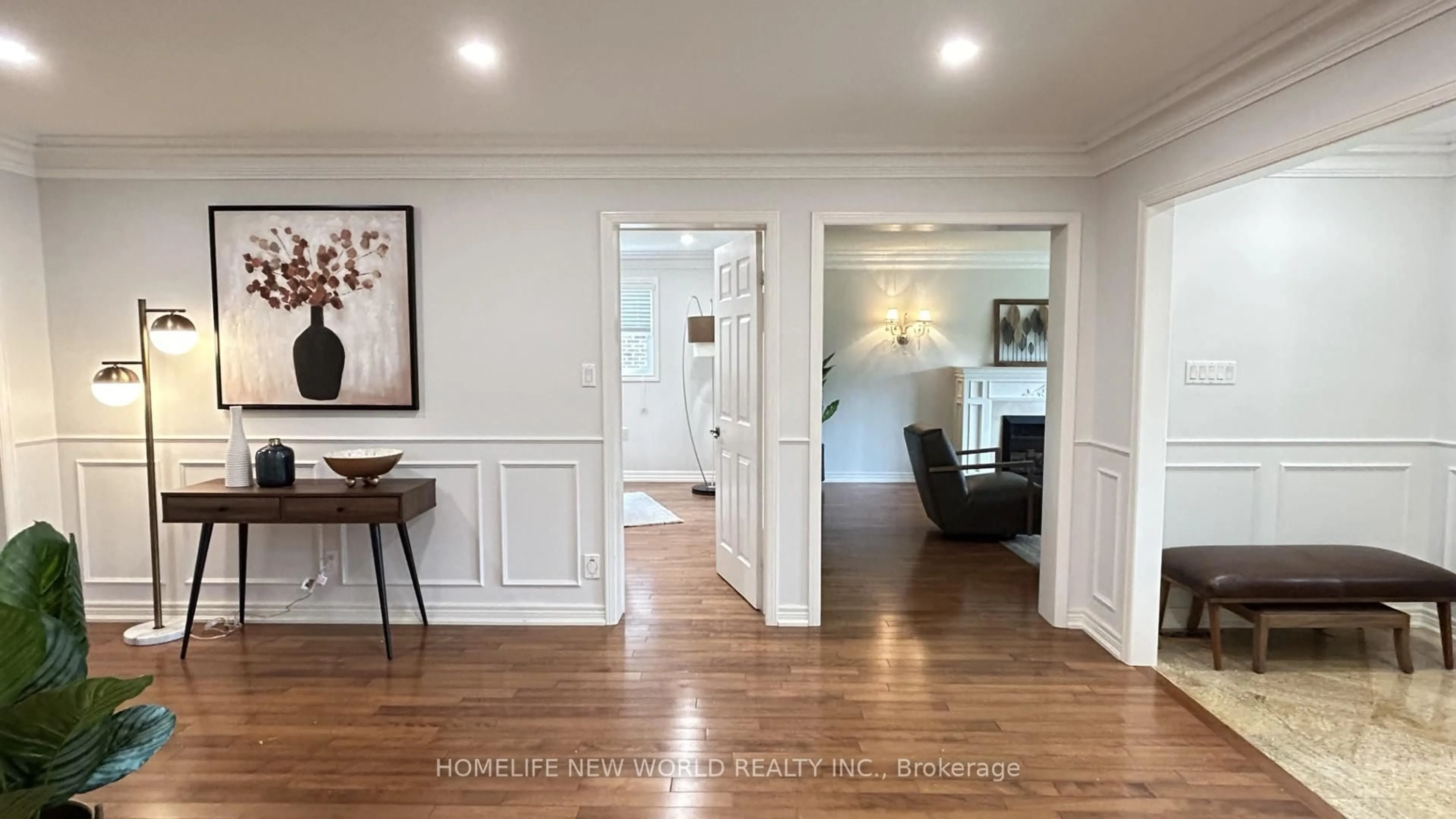Indoor entryway for 102 Willowbrook Rd, Markham Ontario L3T 5P5