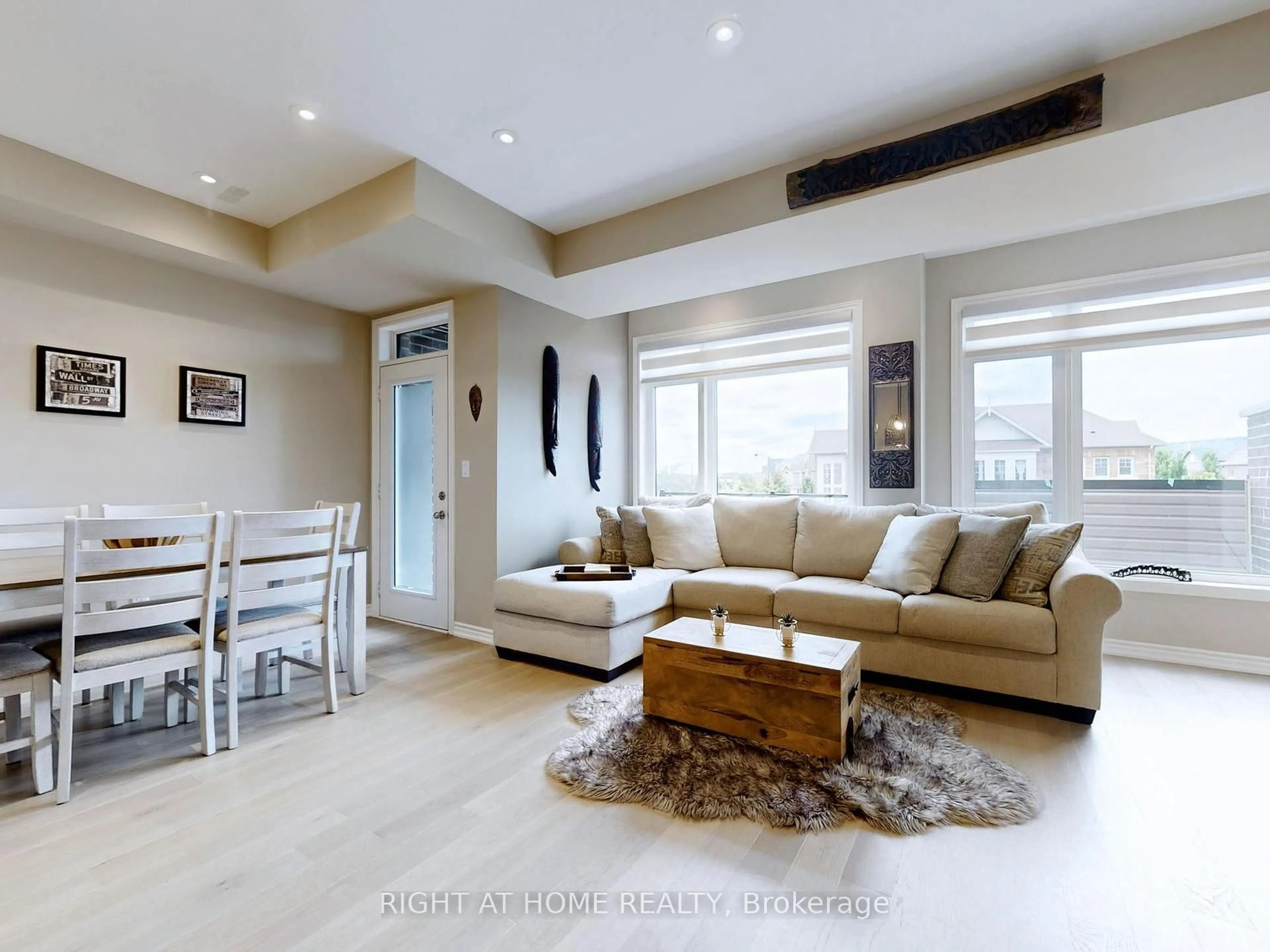 Living room with furniture, unknown for 279 Moody Dr, Vaughan Ontario L4H 3N5