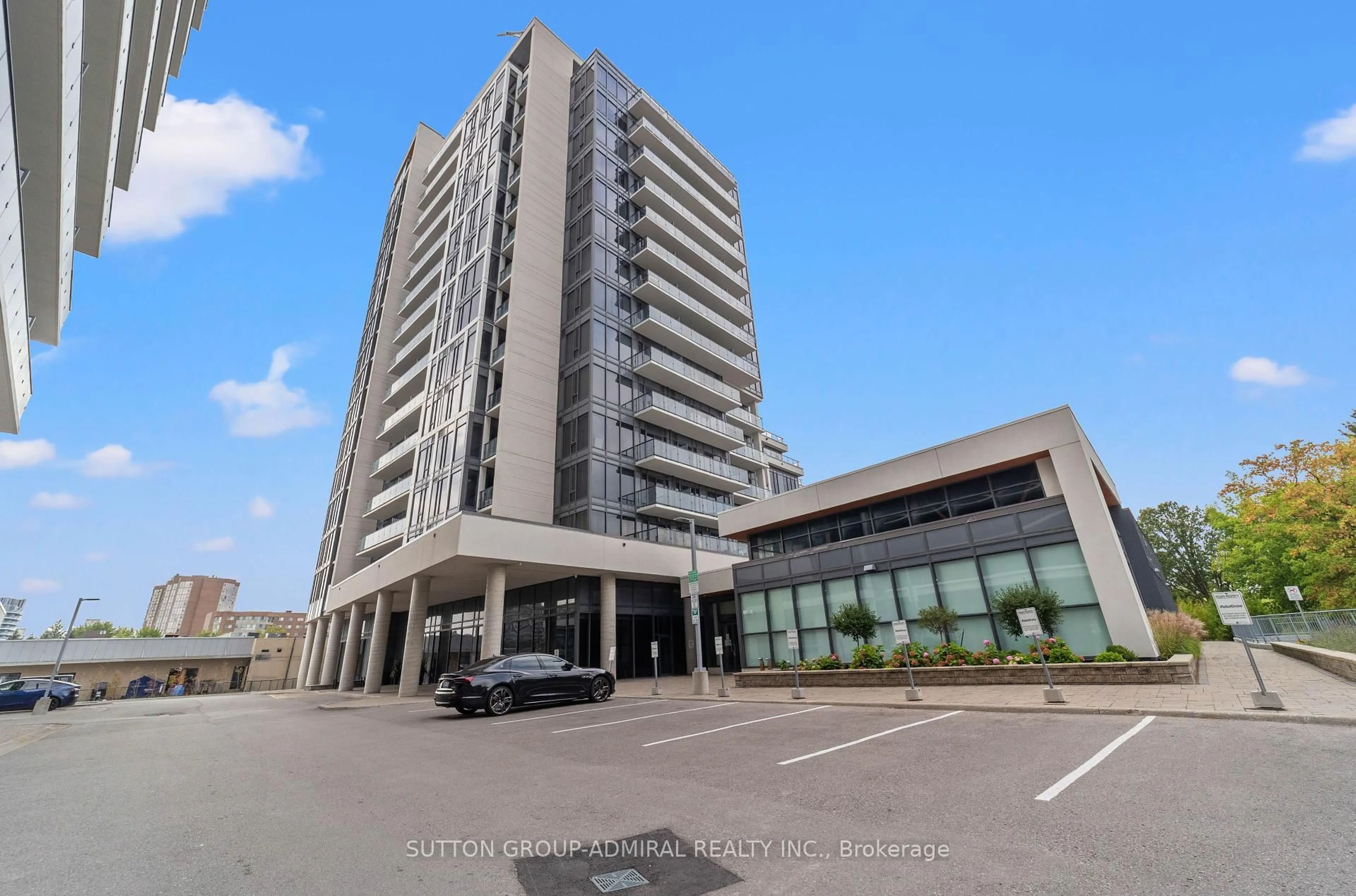 Indoor foyer for 9618 Yonge St #916, Richmond Hill Ontario L4C 0X5