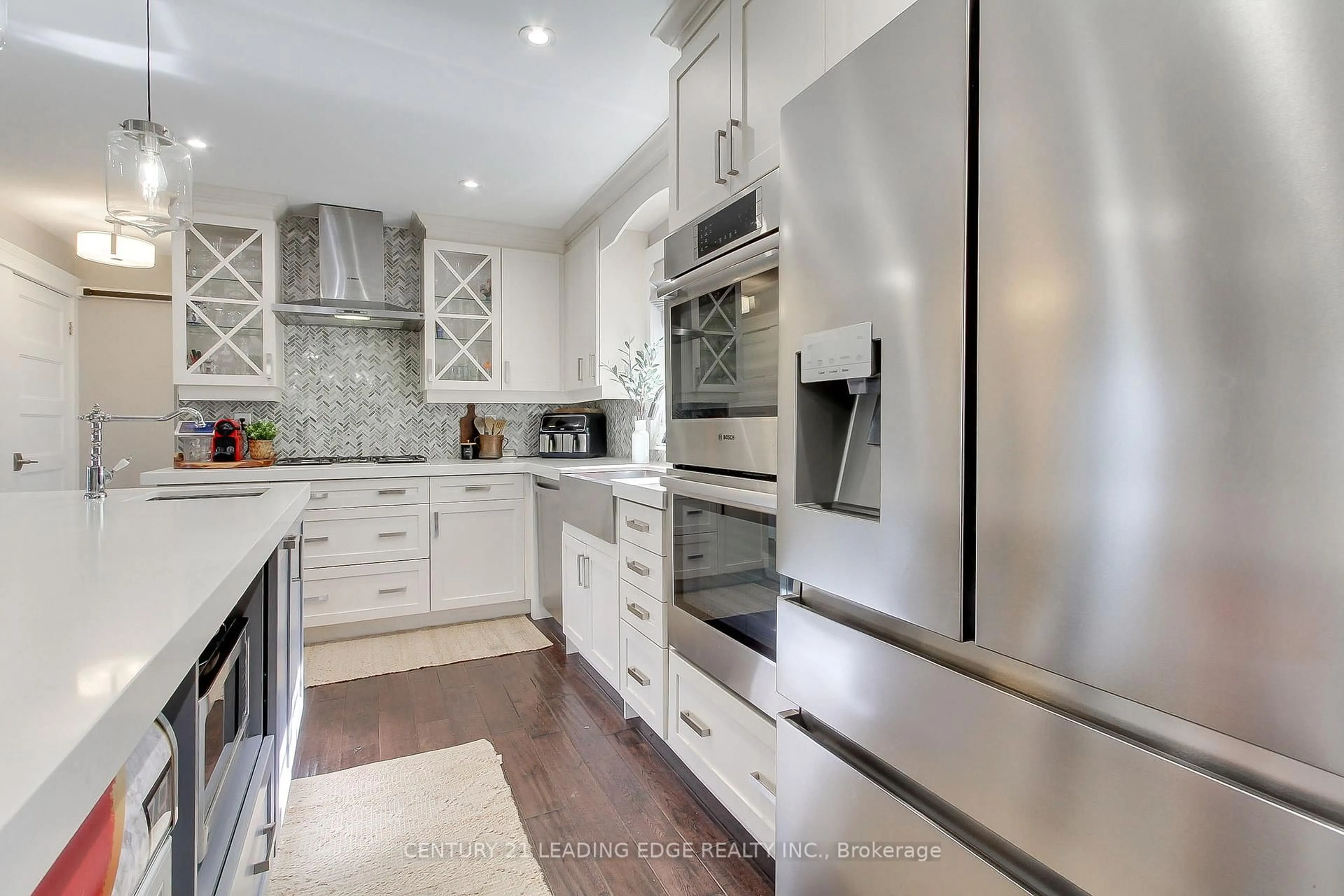 Contemporary kitchen, ceramic/tile floor for 592 Rupert Ave, Whitchurch-Stouffville Ontario L4A 1W2