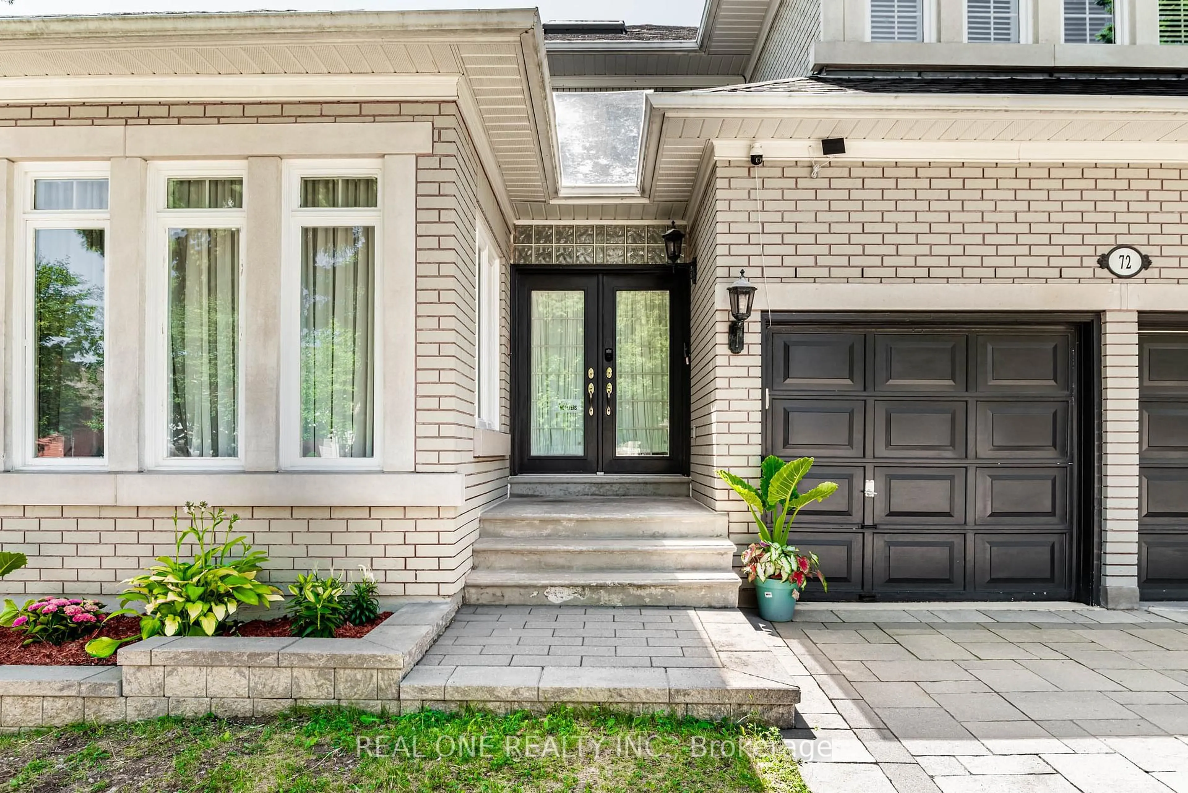 Home with brick exterior material, street for 72 Cassandra Cres, Richmond Hill Ontario L4B 4A1