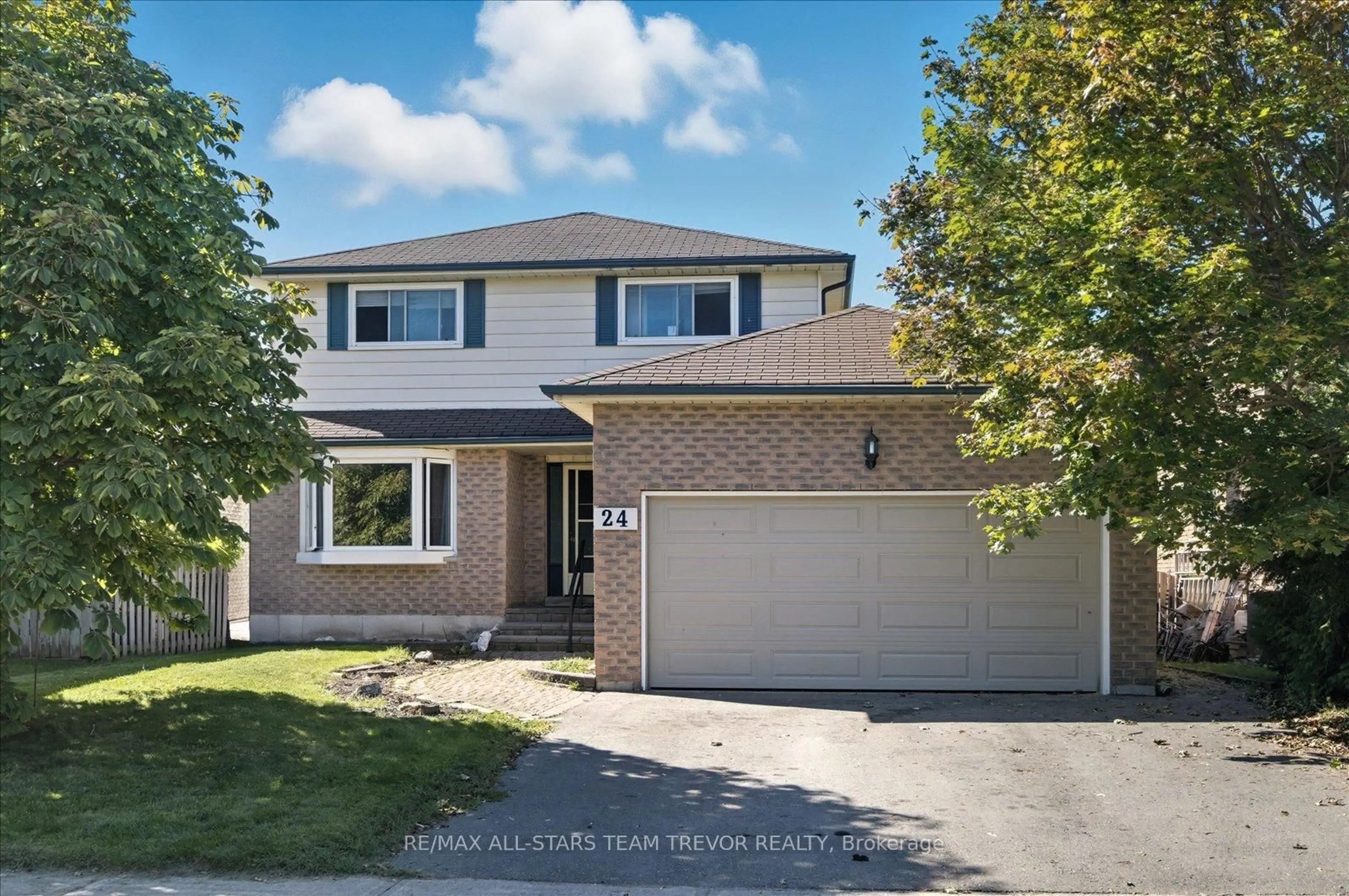 Home with brick exterior material, street for 24 Oakmeadow Blvd, Georgina Ontario L4P 3K9