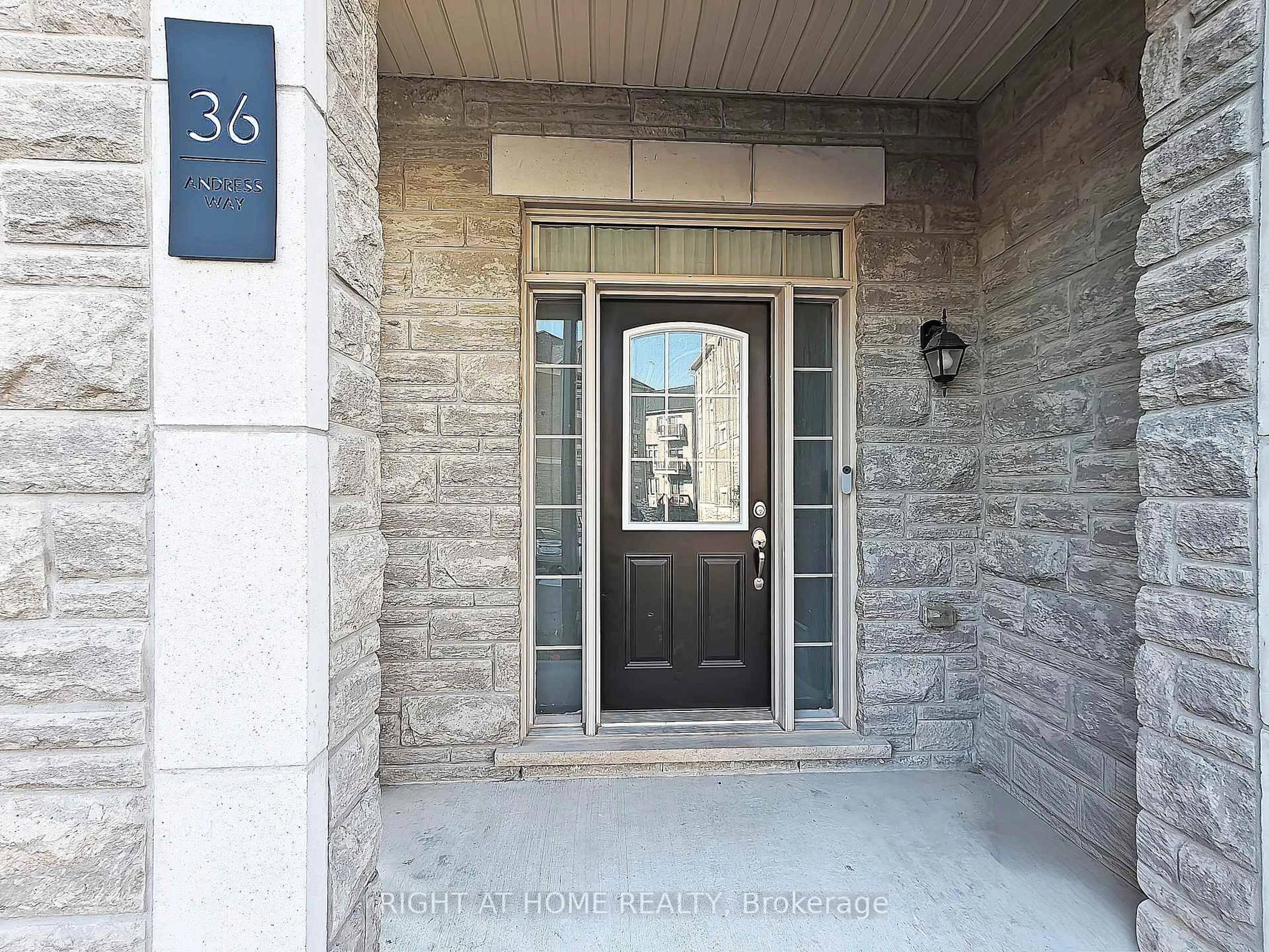 Indoor entryway for 36 ANDRESS Way, Markham Ontario L3S 0E9