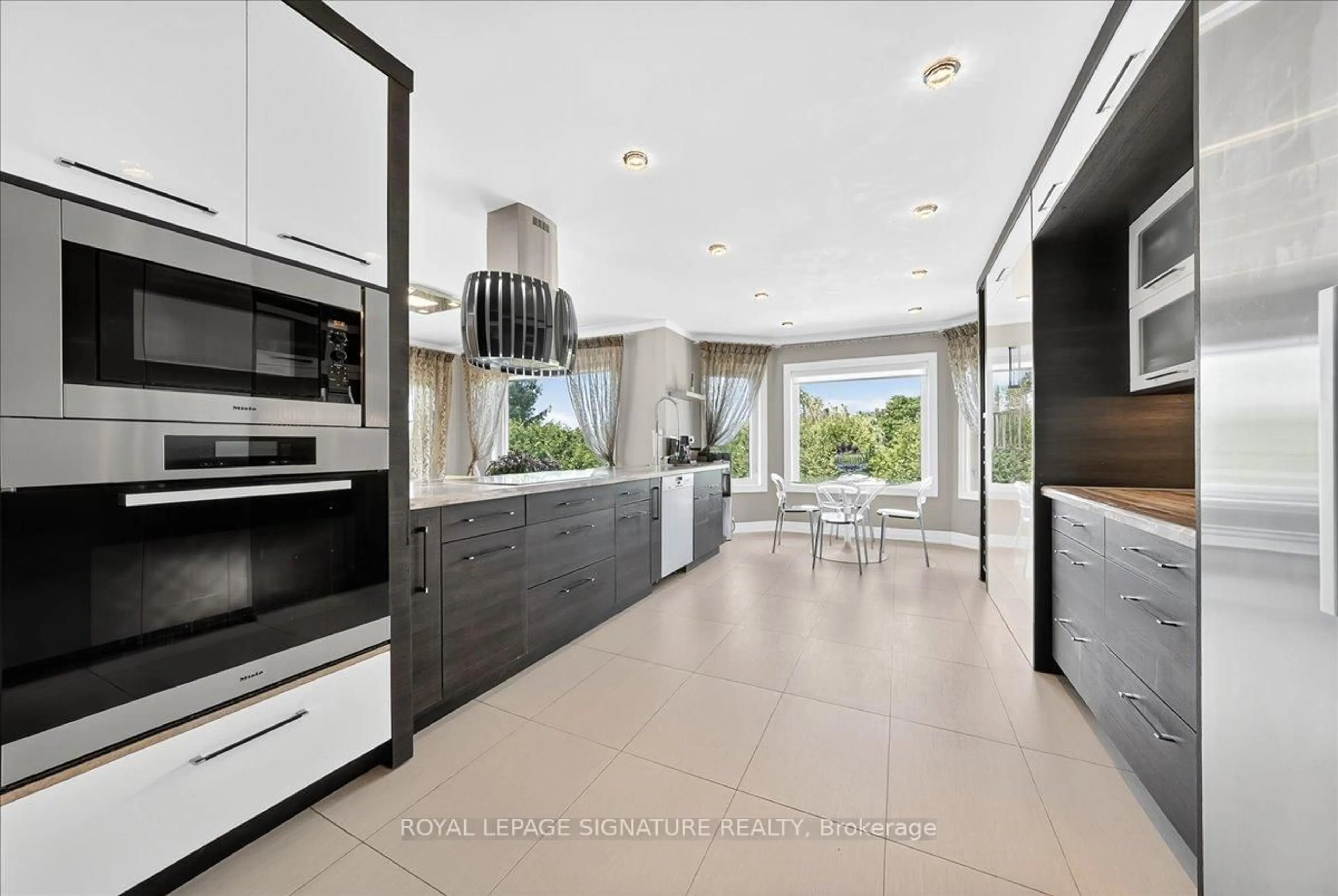 Contemporary kitchen, ceramic/tile floor for 27900 Thorah Sdrd, Brock Ontario L0K 1A0