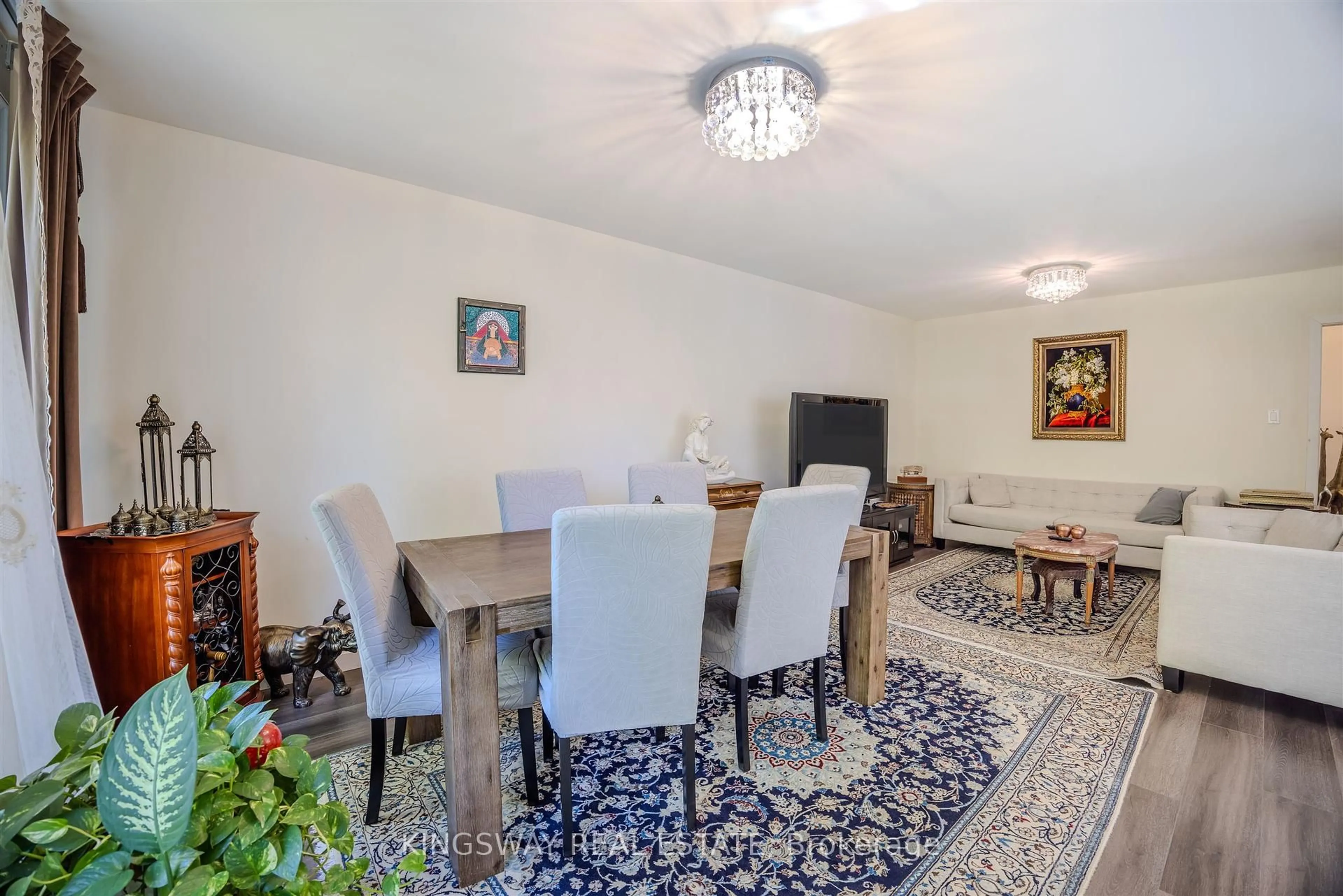 Dining room, unknown for 25 Bailey Cres, Aurora Ontario L4G 2B2