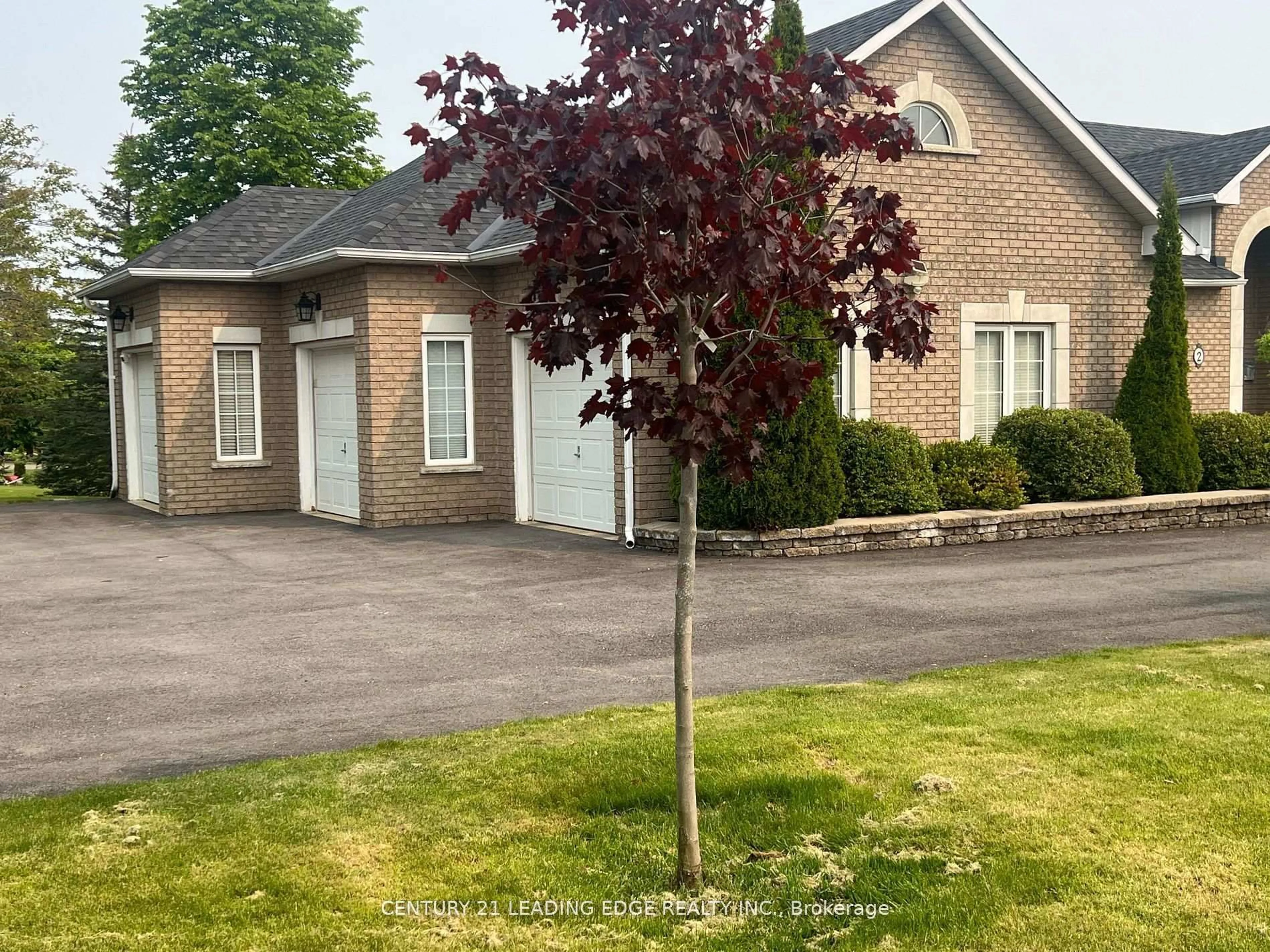 A pic from outside/outdoor area/front of a property/back of a property/a pic from drone, street for 2 Deer Ridge Rd, Uxbridge Ontario L0C 1A0