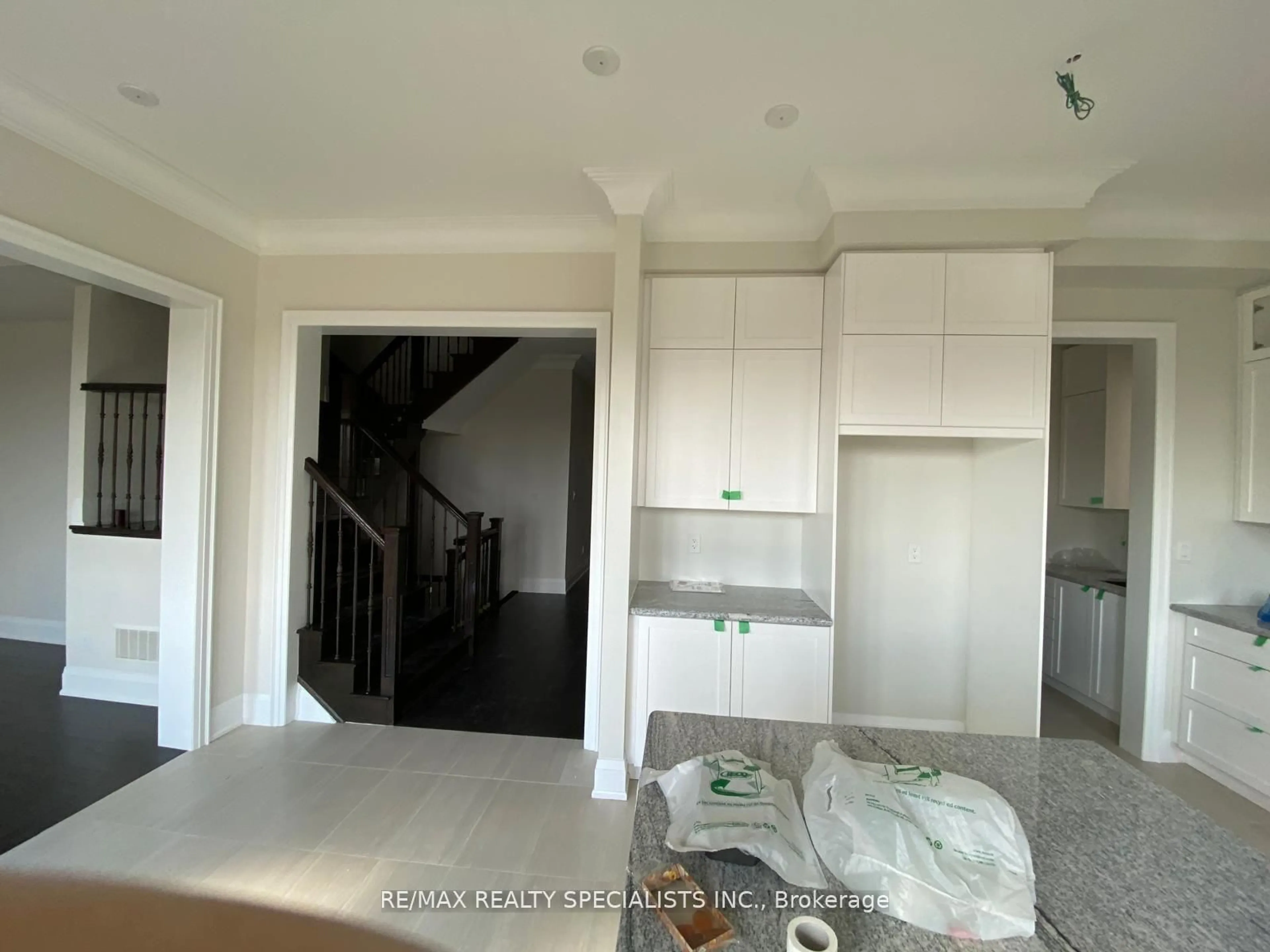 Open concept kitchen, unknown for 35 Gerden Dr, Richmond Hill Ontario L4S 1N6
