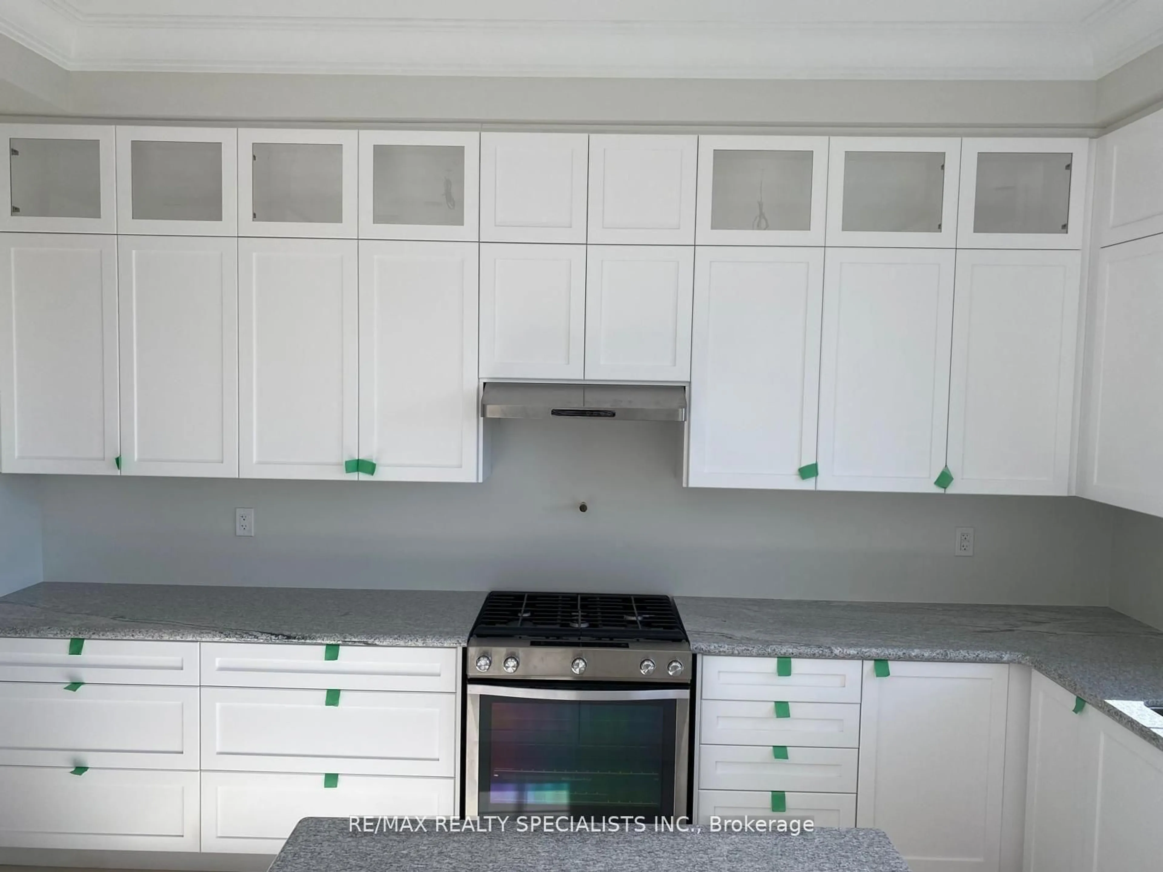 Standard kitchen, unknown for 35 Gerden Dr, Richmond Hill Ontario L4S 1N6