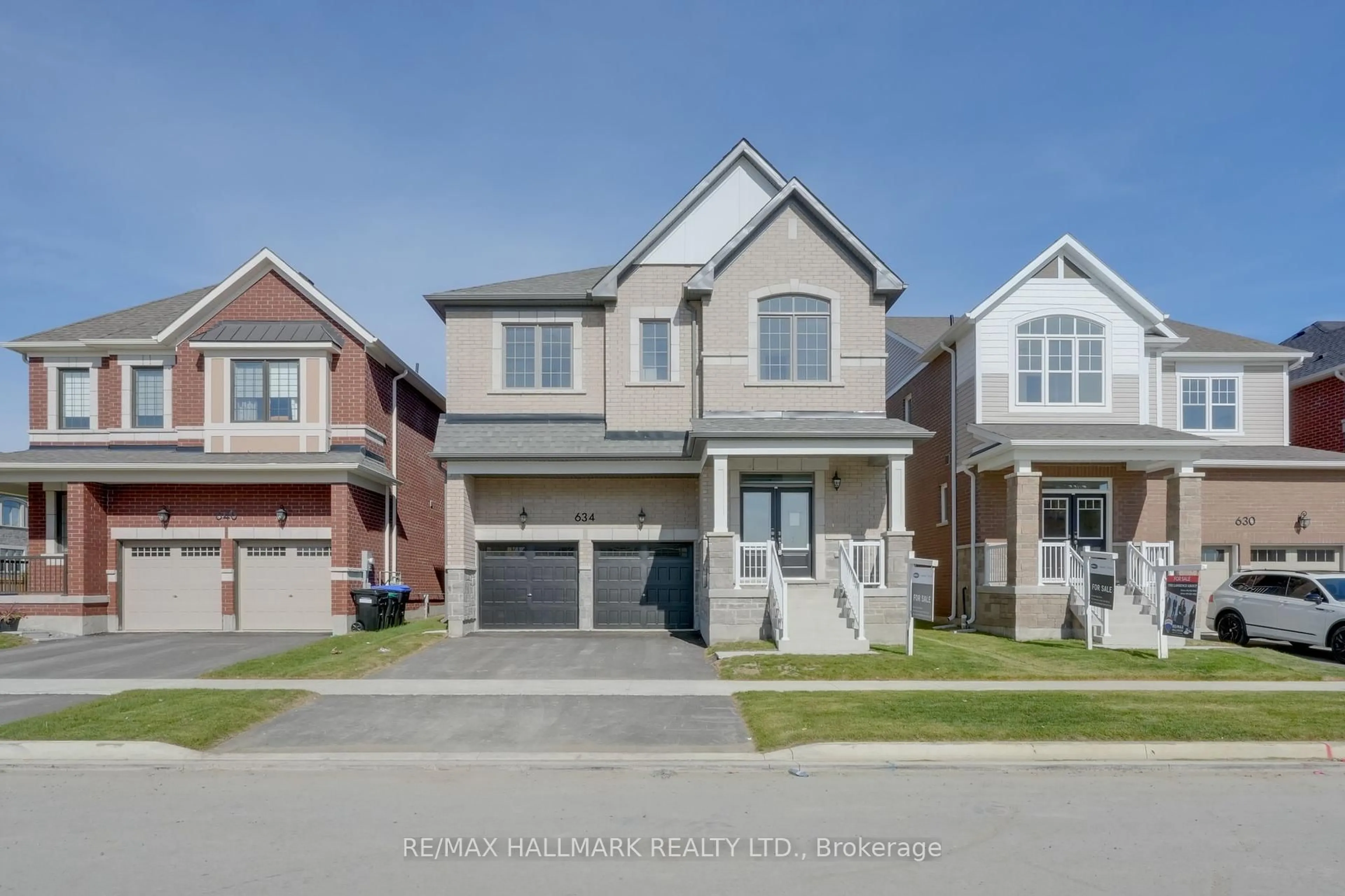 Home with brick exterior material, street for 634 Newlove St, Innisfil Ontario L9S 0S2