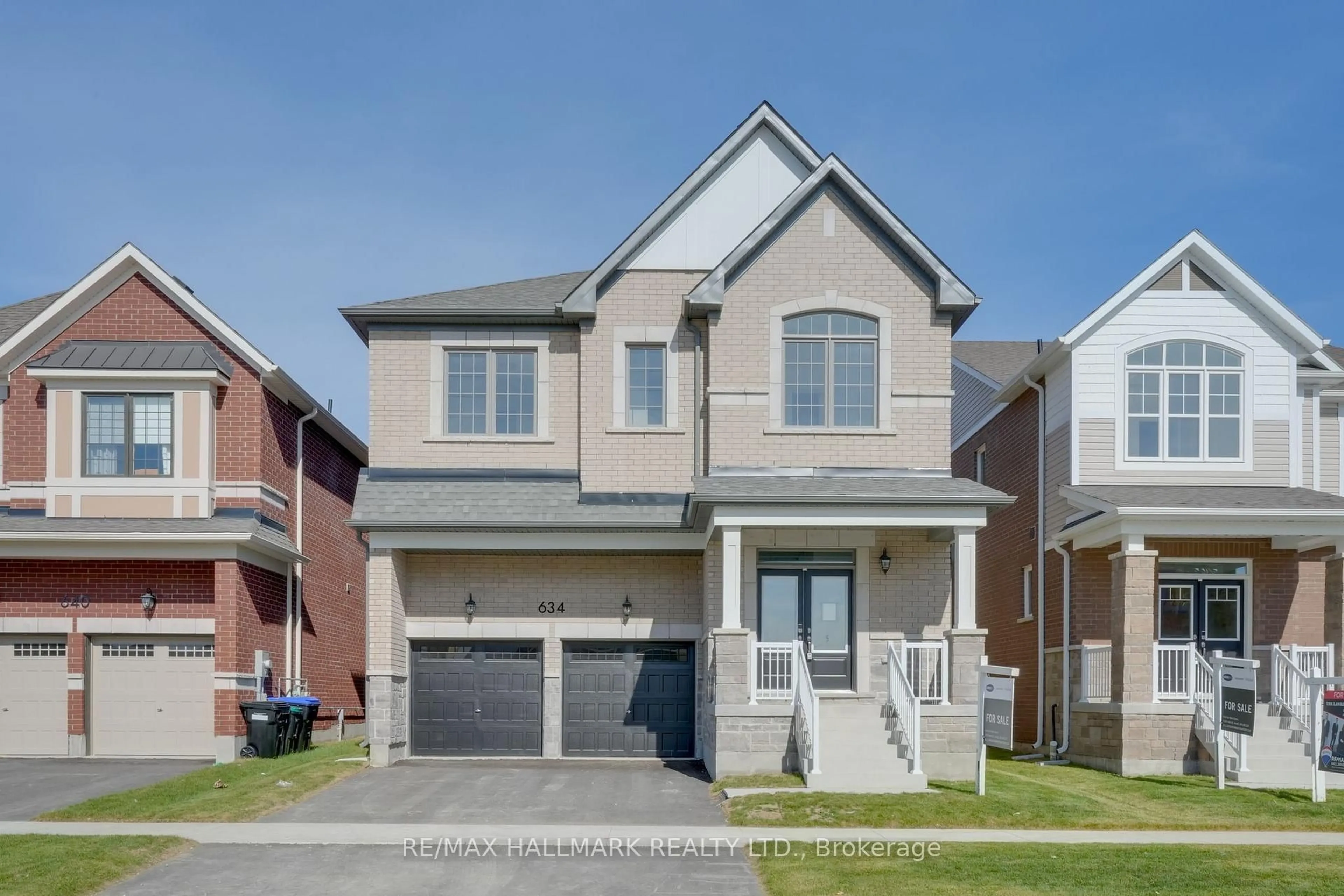 Home with brick exterior material, street for 634 Newlove St, Innisfil Ontario L9S 0S2