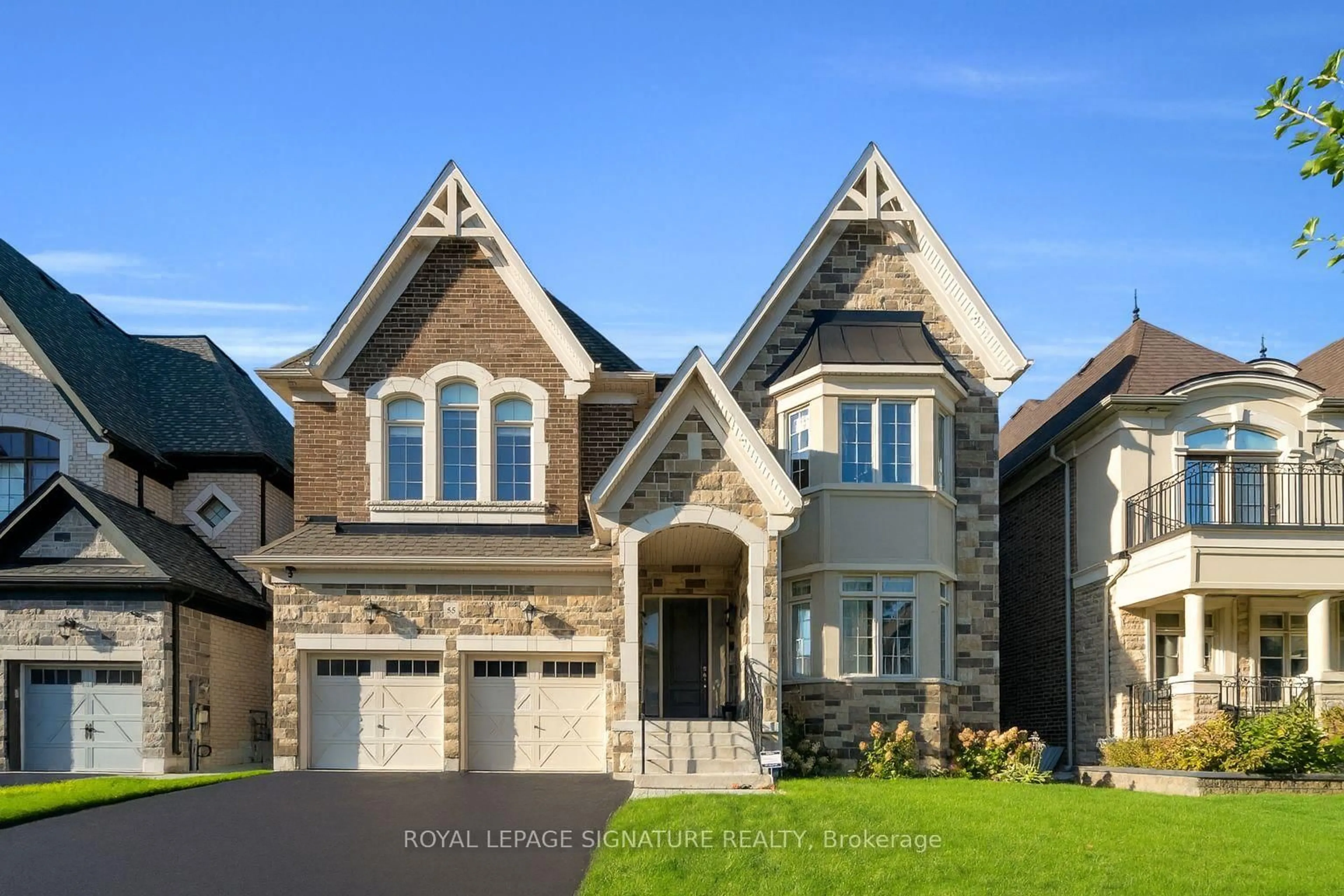 Home with brick exterior material, street for 55 Glensteeple Tr, Aurora Ontario L4G 3T1