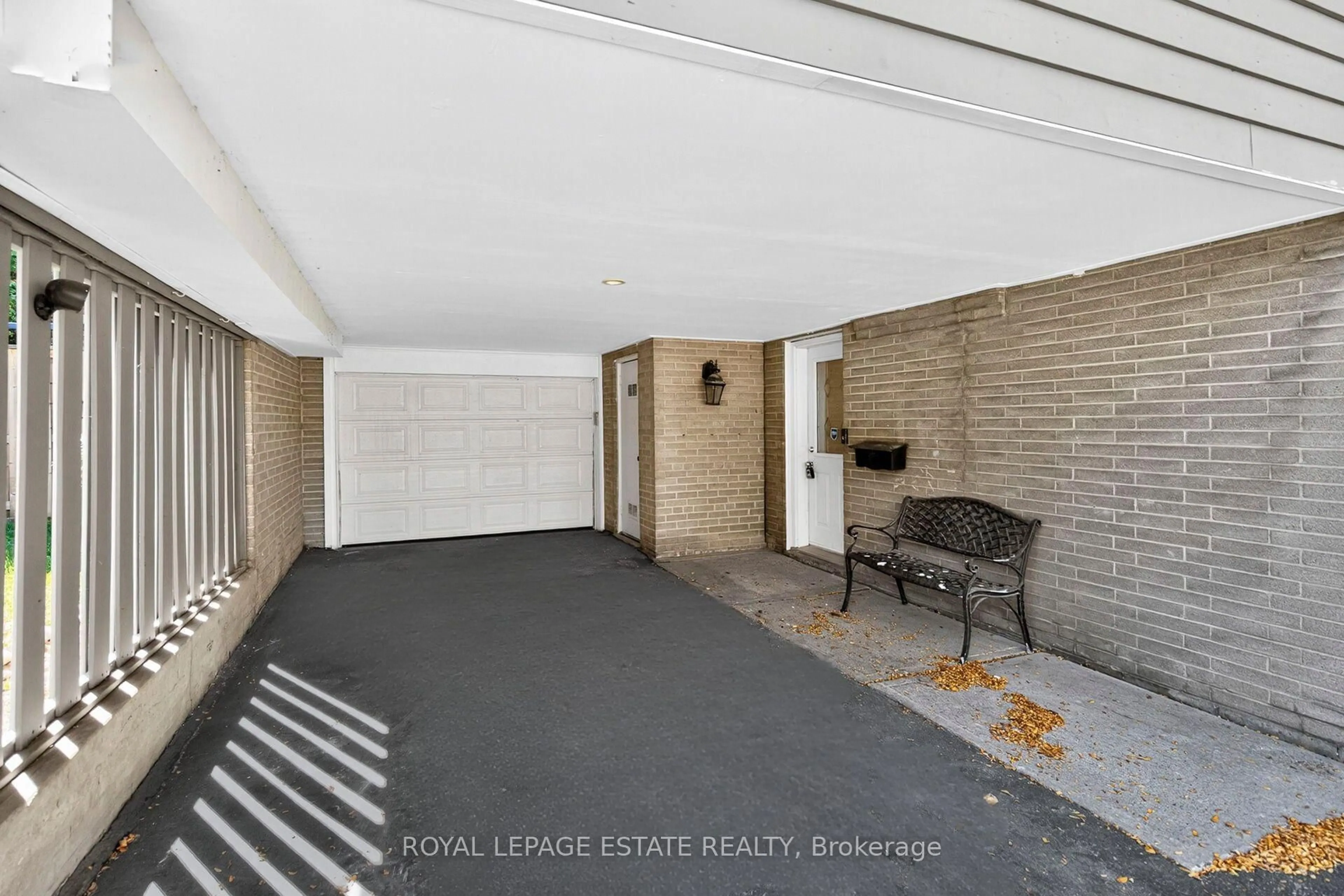 Unknown for 166 Kenvale Crt, Richmond Hill Ontario L4C 4S9