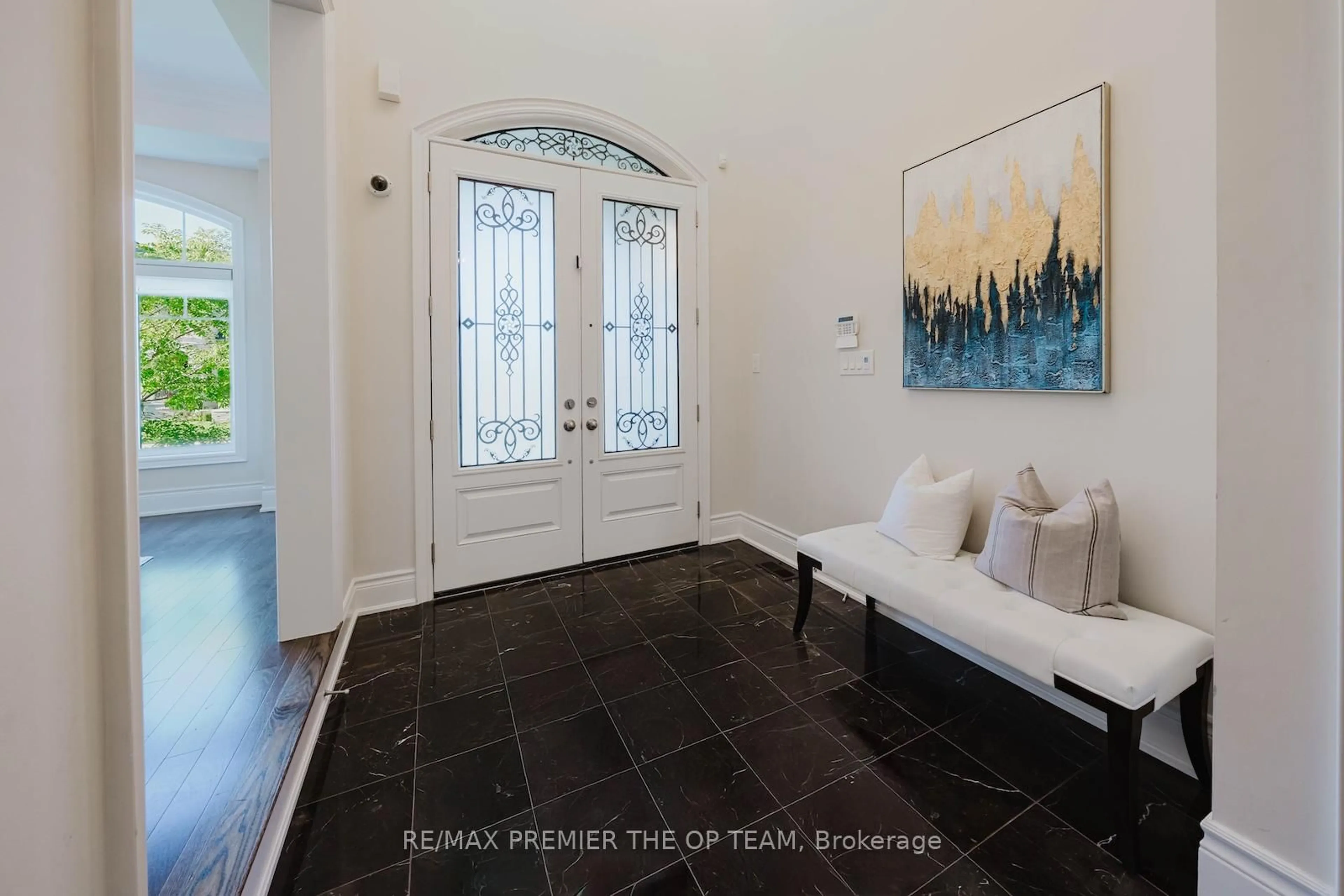 Indoor entryway for 70 Torgan Tr, Vaughan Ontario L4H 3X6