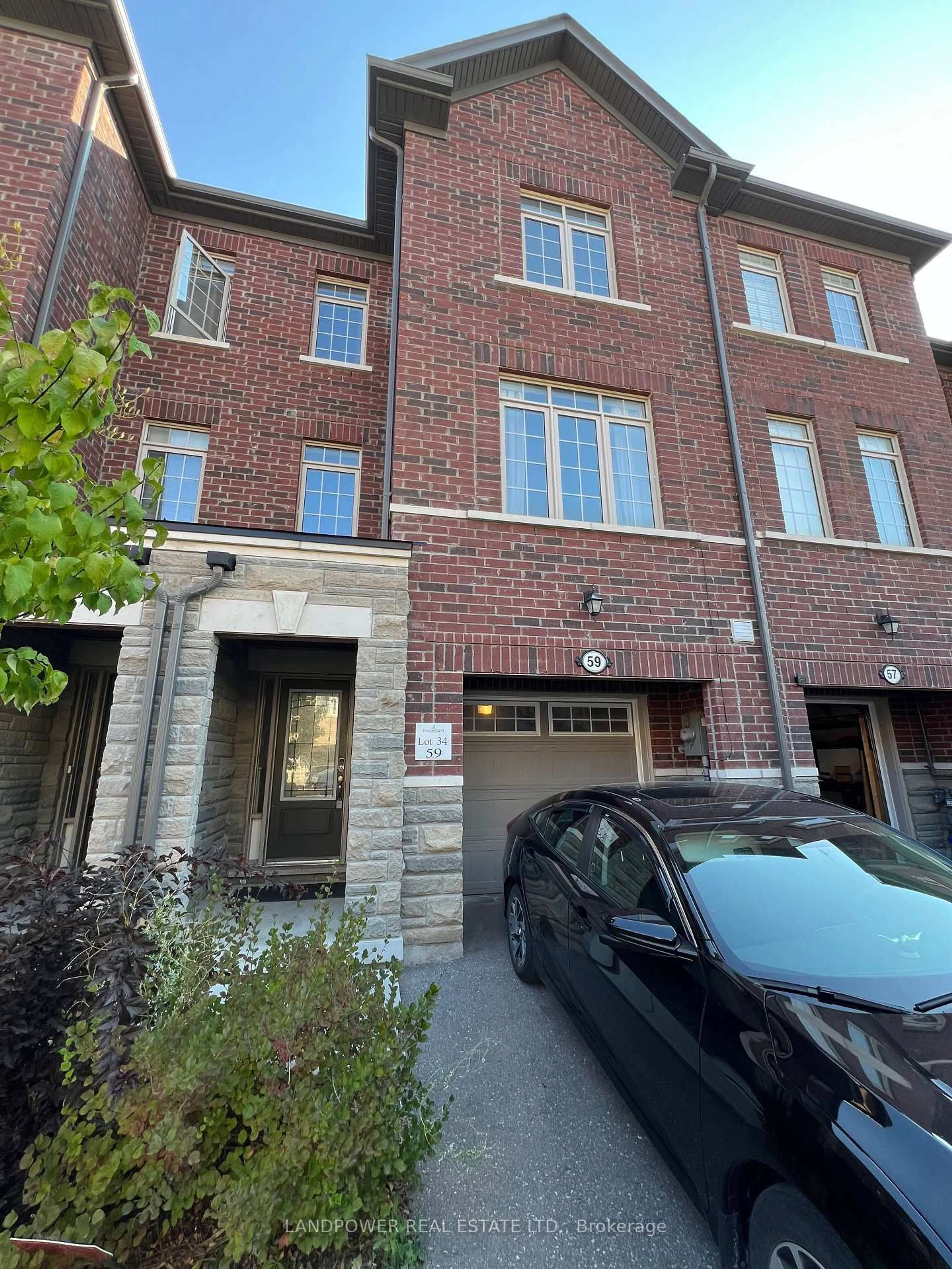 Home with brick exterior material, street for 59 Gordon Circ, Newmarket Ontario L3Y 0C9