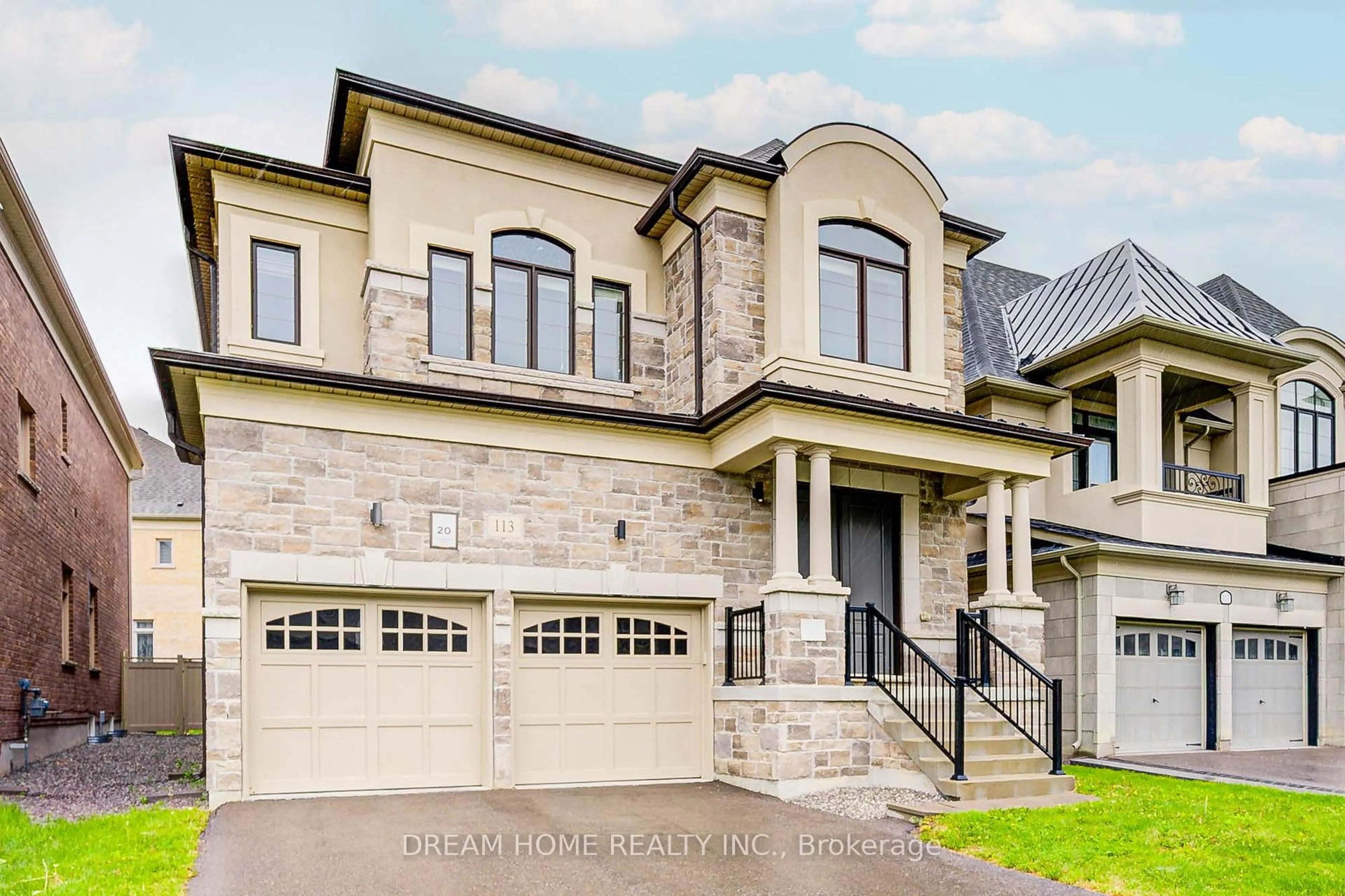 Home with brick exterior material, street for 113 Botelho Circ, Aurora Ontario L4G 3X3