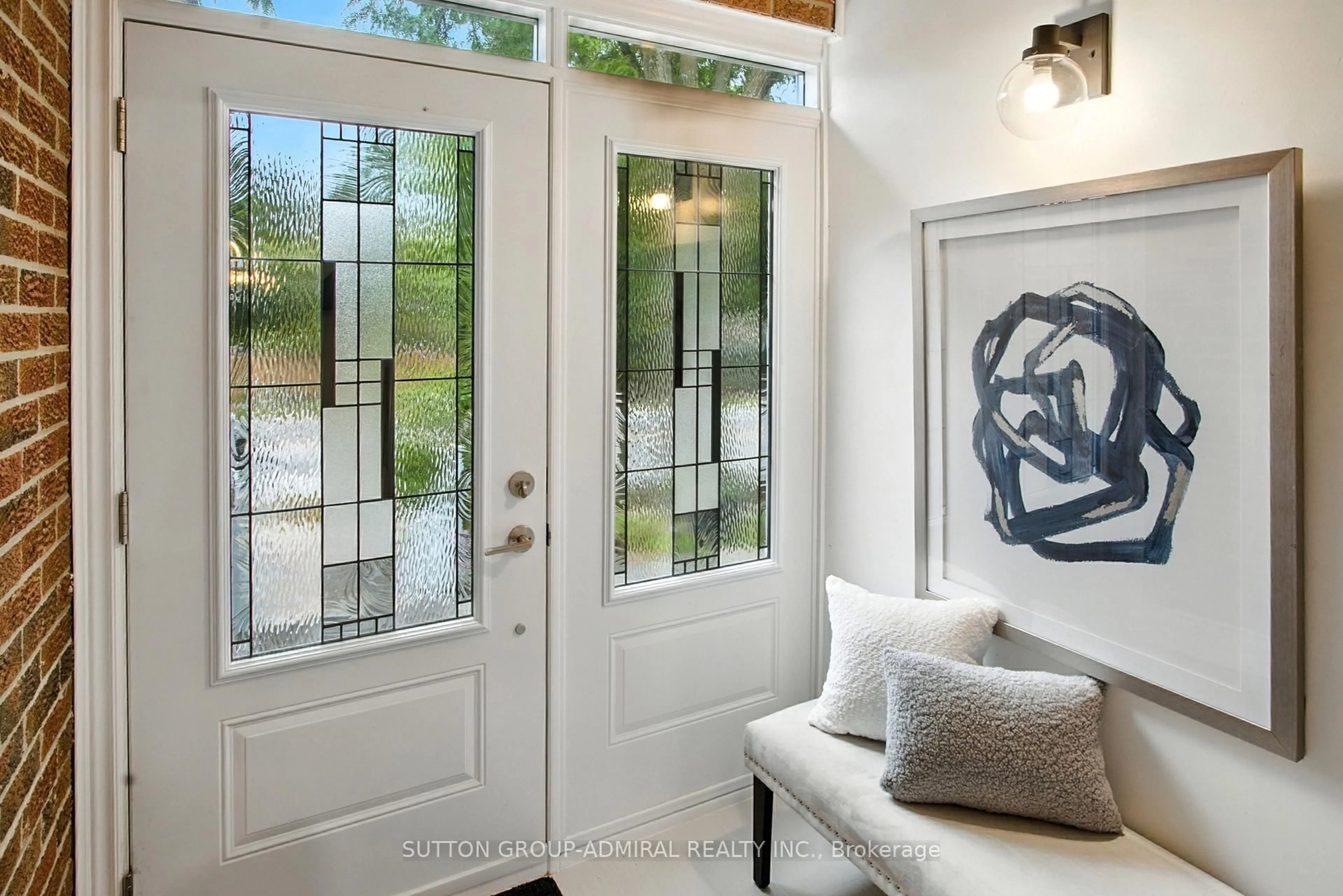 Indoor entryway for 14 Willowbrook Rd, Markham Ontario L3T 4W9