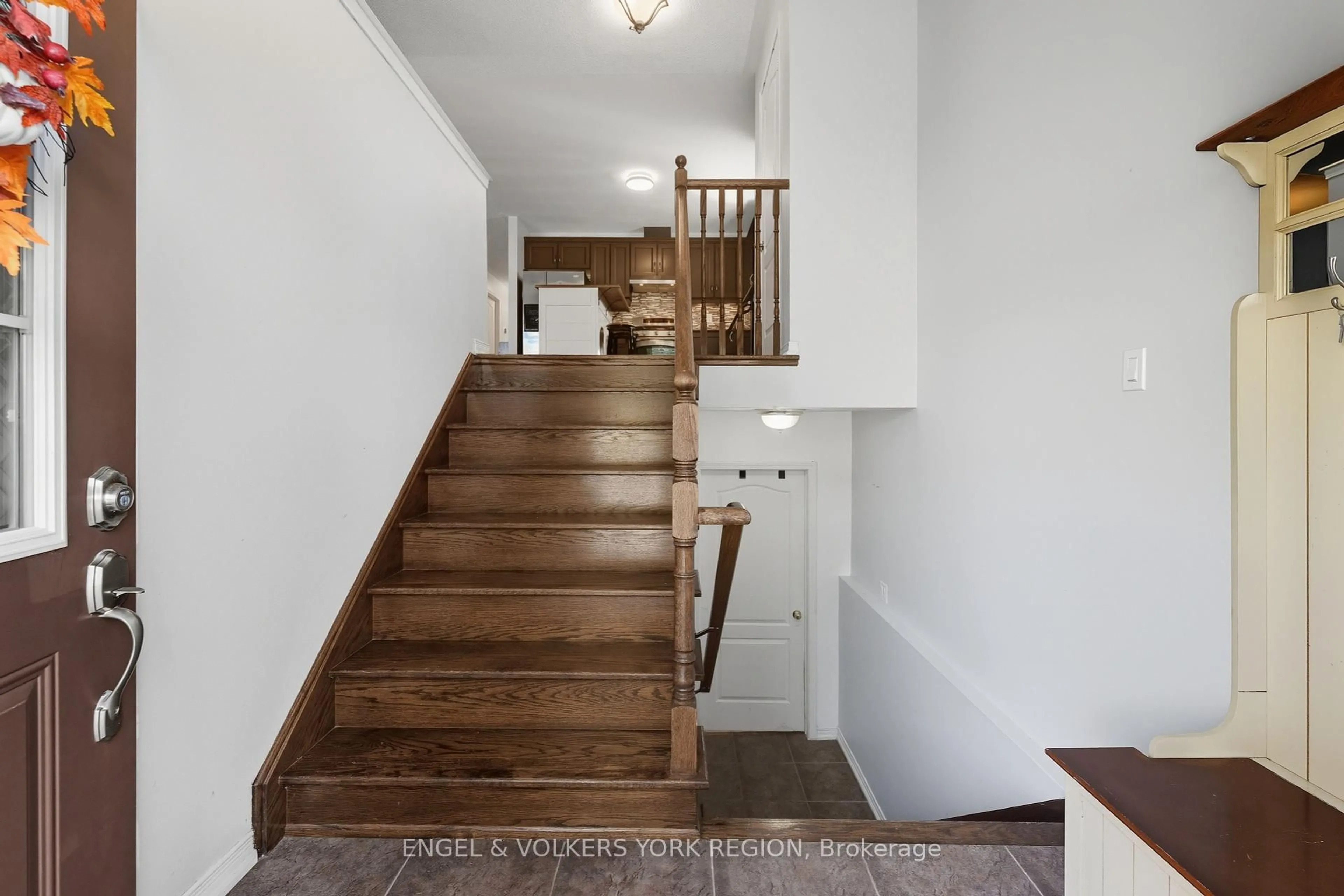 Unknown for 23 Weir St, Bradford West Gwillimbury Ontario L3Z 0K6