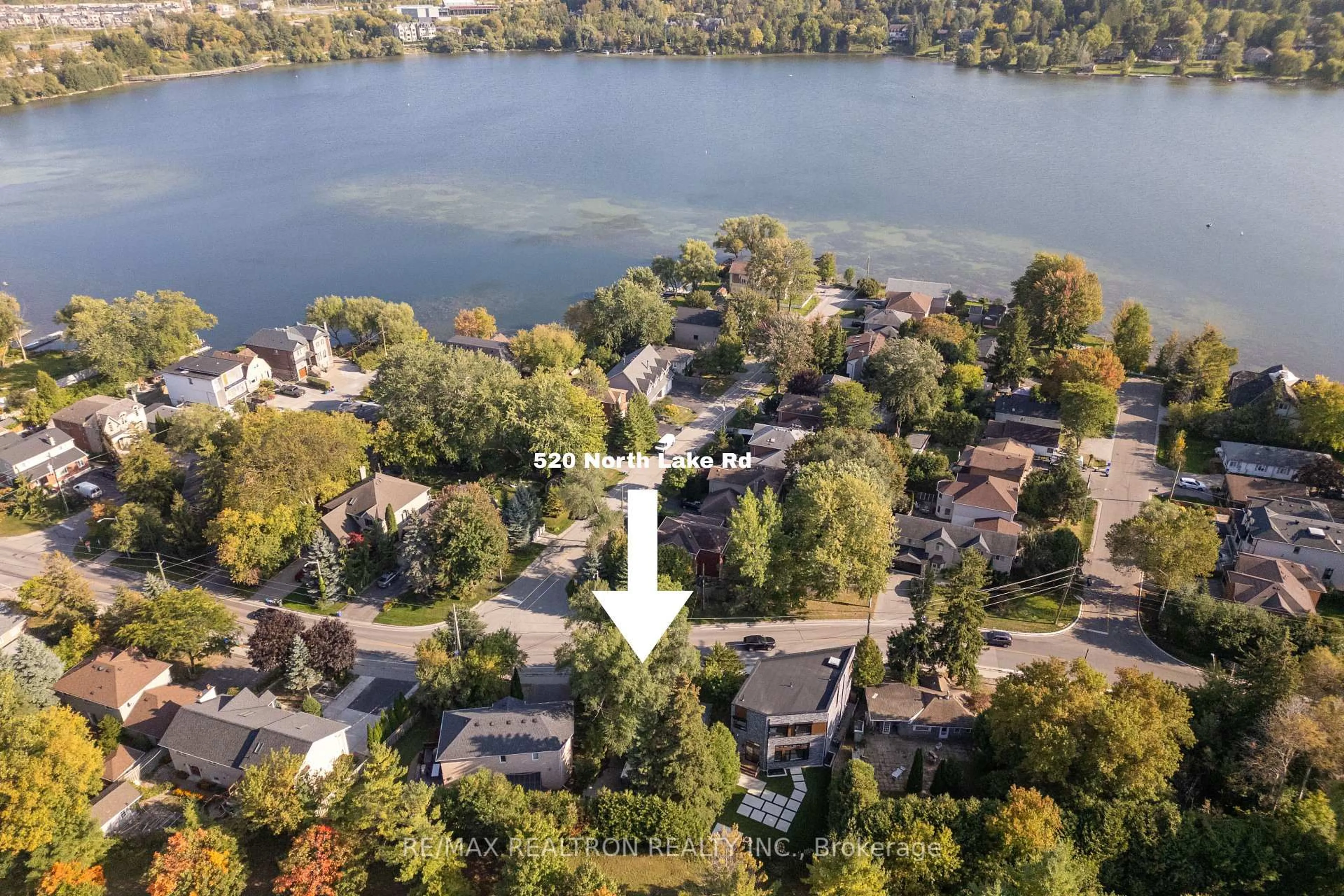 A pic from outside/outdoor area/front of a property/back of a property/a pic from drone, water/lake/river/ocean view for 520 North Lake Rd, Richmond Hill Ontario L4E 3B2