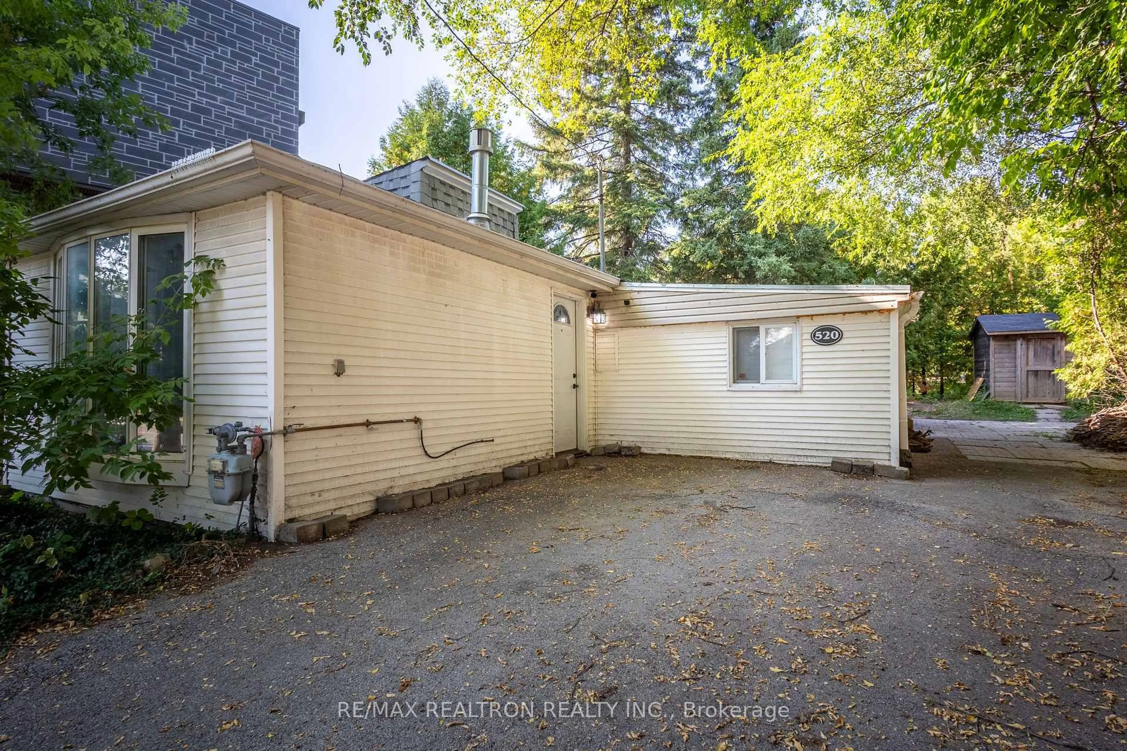 Unknown for 520 North Lake Rd, Richmond Hill Ontario L4E 3B2